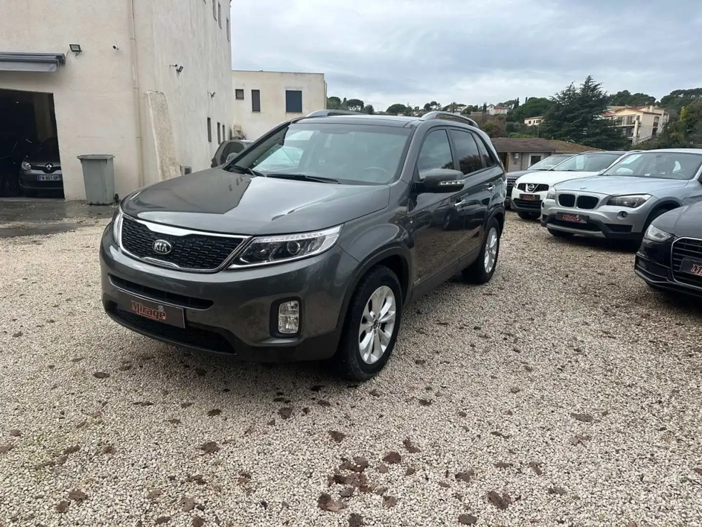 Kia Sorento 2.0 CRDI 150 PREMIUM NAVI Grau - 1