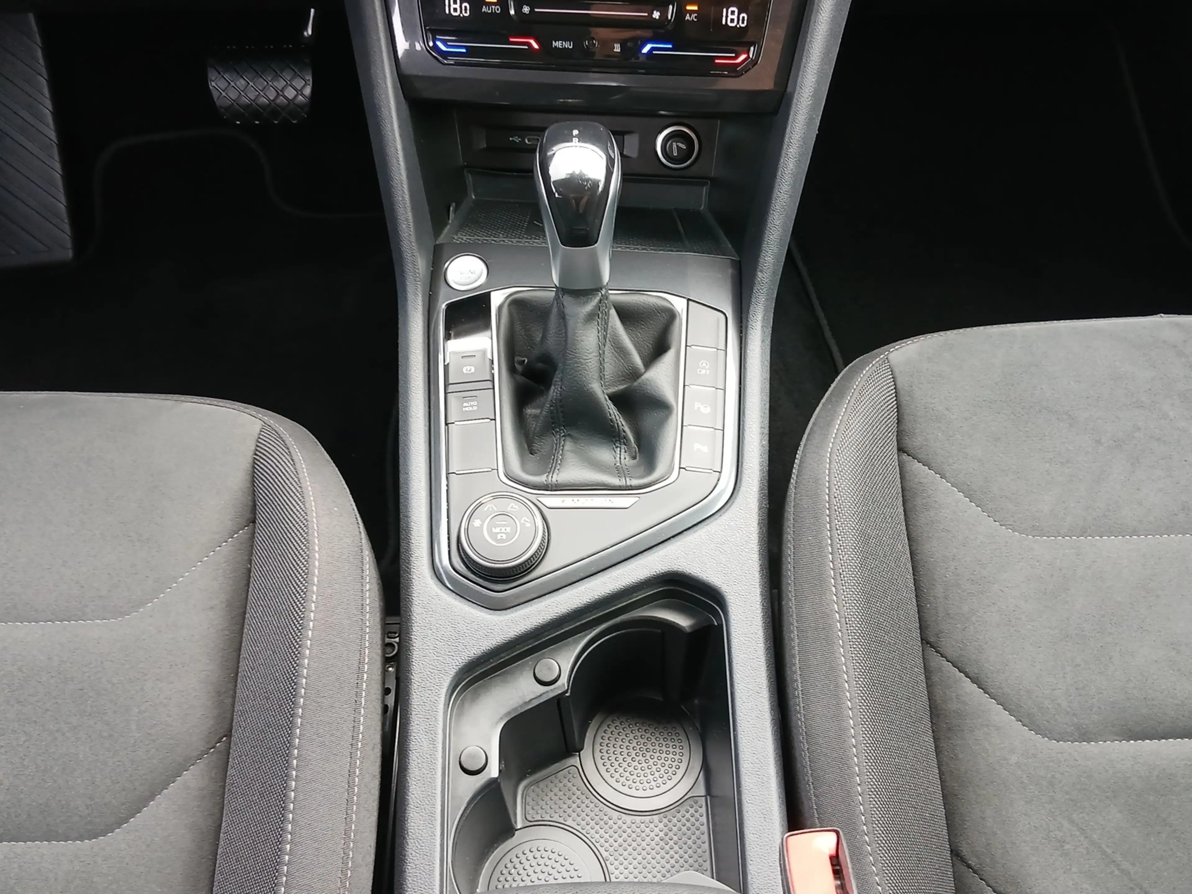 Volkswagen Tiguan Allspace Elegance 4Motion Standh. ACC AHK — photo 15