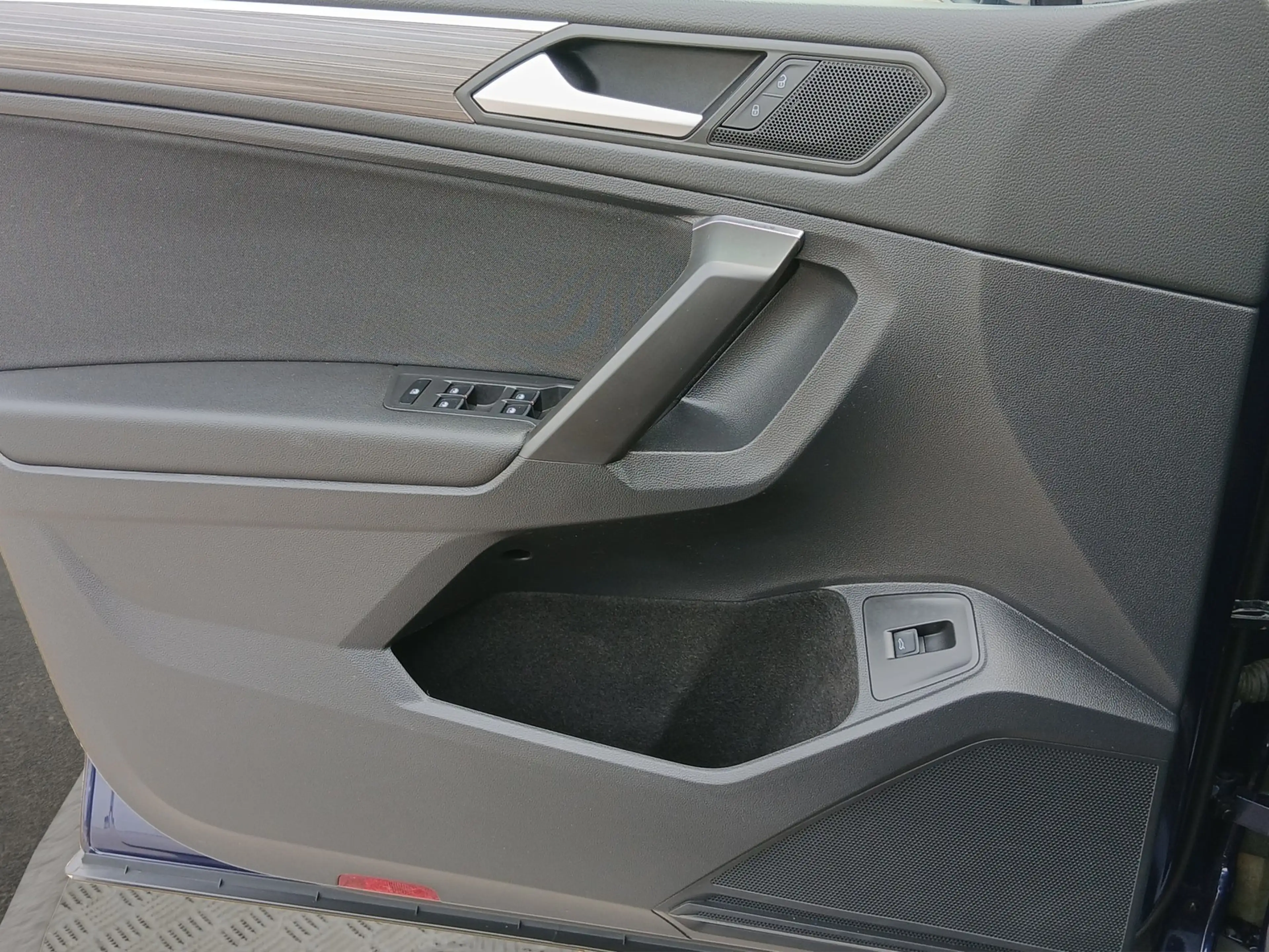 Volkswagen Tiguan Allspace Elegance 4Motion Standh. ACC AHK — photo 12