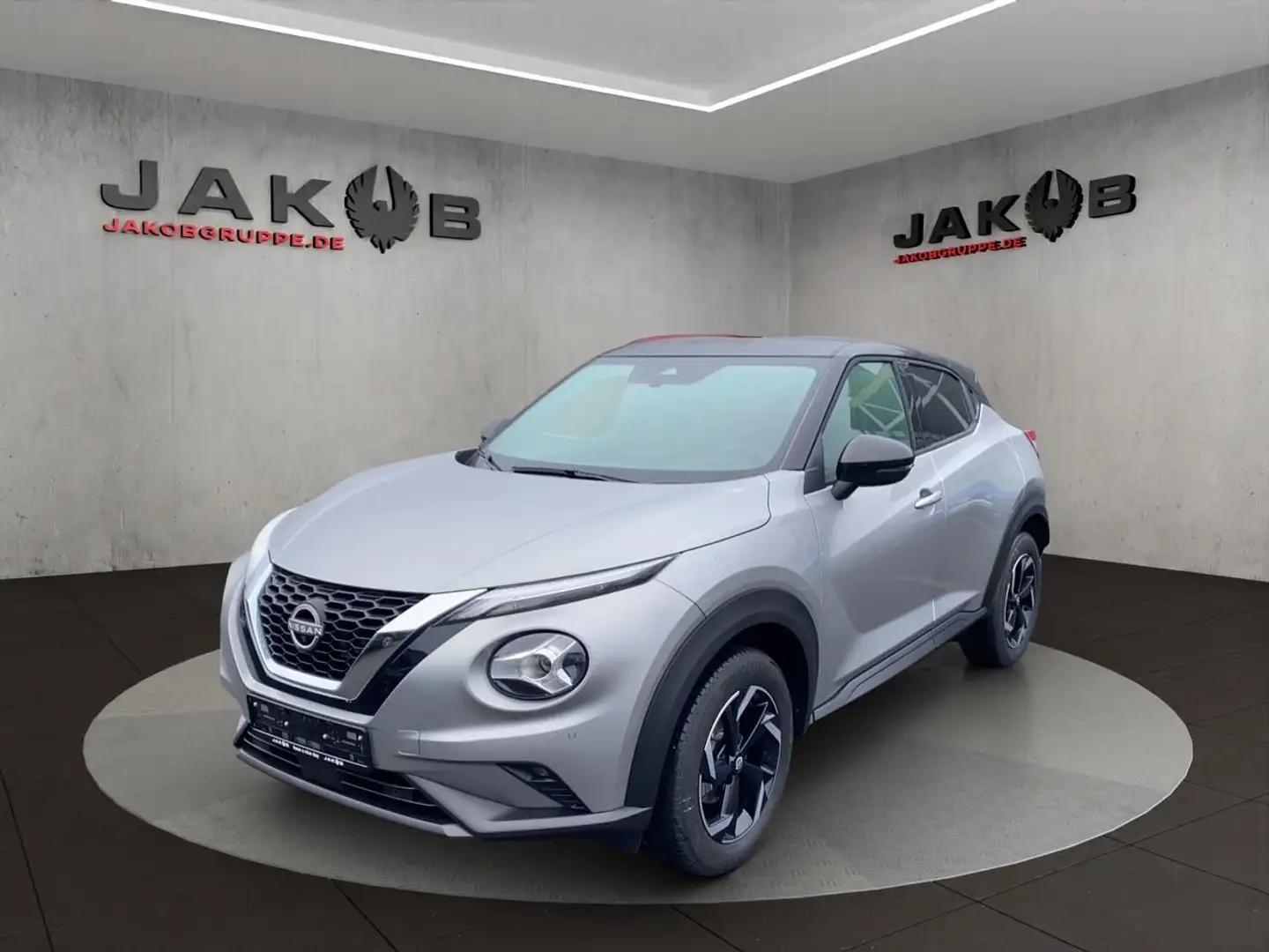 Nissan Juke N-Connecta 1.0 DIG-T DCT 84 kW (114 PS), Autom.... Silber - 1