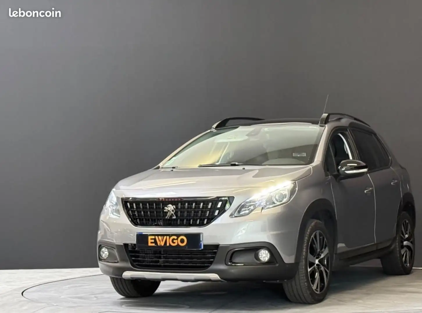 Peugeot 2008 110CH EAT6 GT LINE Gris - 1