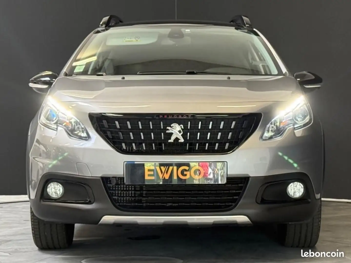 Peugeot 2008 110CH EAT6 GT LINE Gris - 2