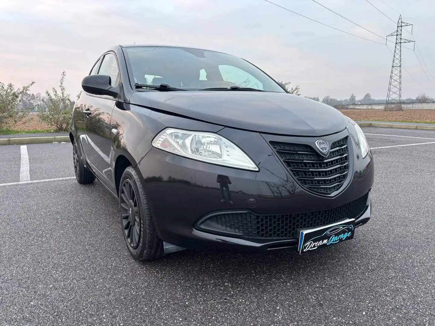 Lancia Ypsilon NEOP 1.2 Benzina Grigio - 1
