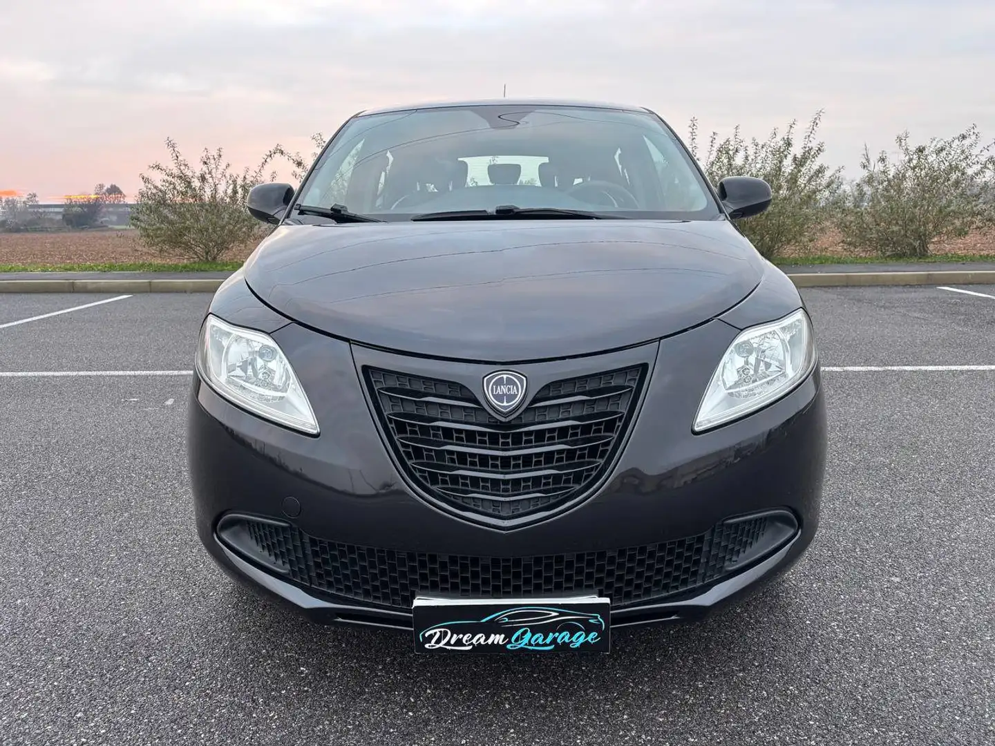 Lancia Ypsilon NEOP 1.2 Benzina Grigio - 2