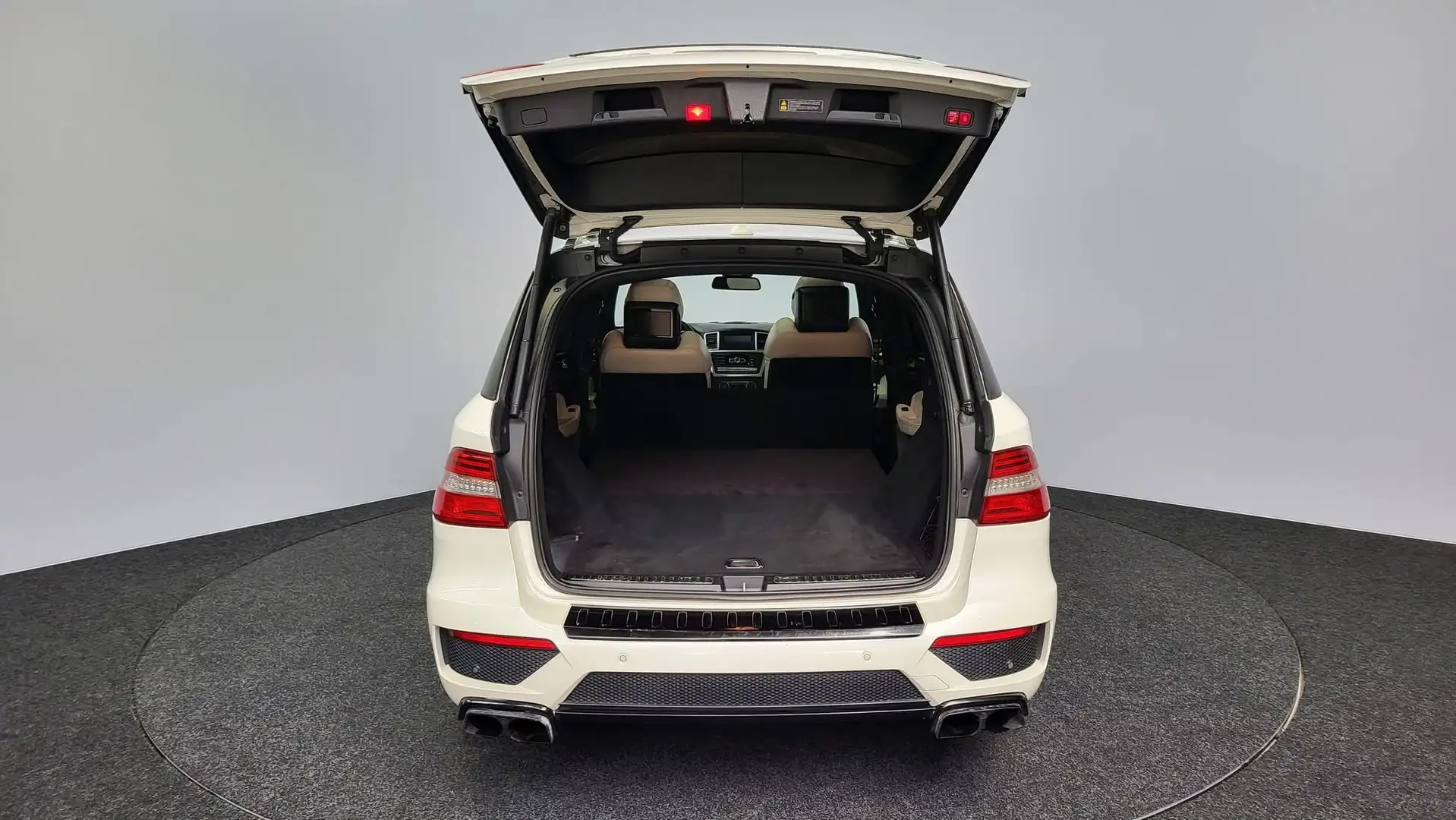 Mercedes-Benz ML 63 AMG 4Matic SPEEDSHIFT 7G-TRONIC Performance Package - 2