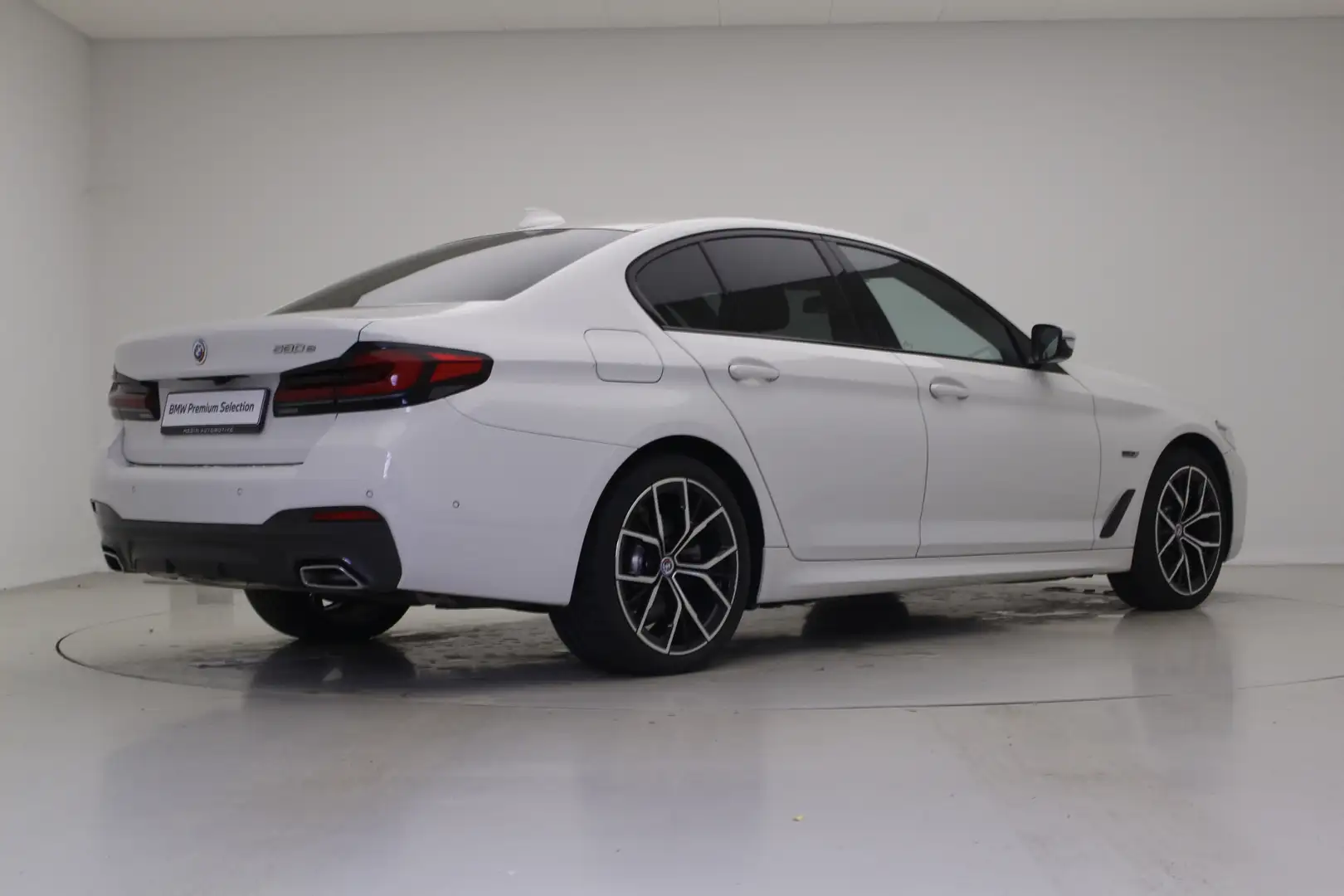 BMW 530 5-serie 530e M-Sport | Driving Assistant Professio Blanco - 2