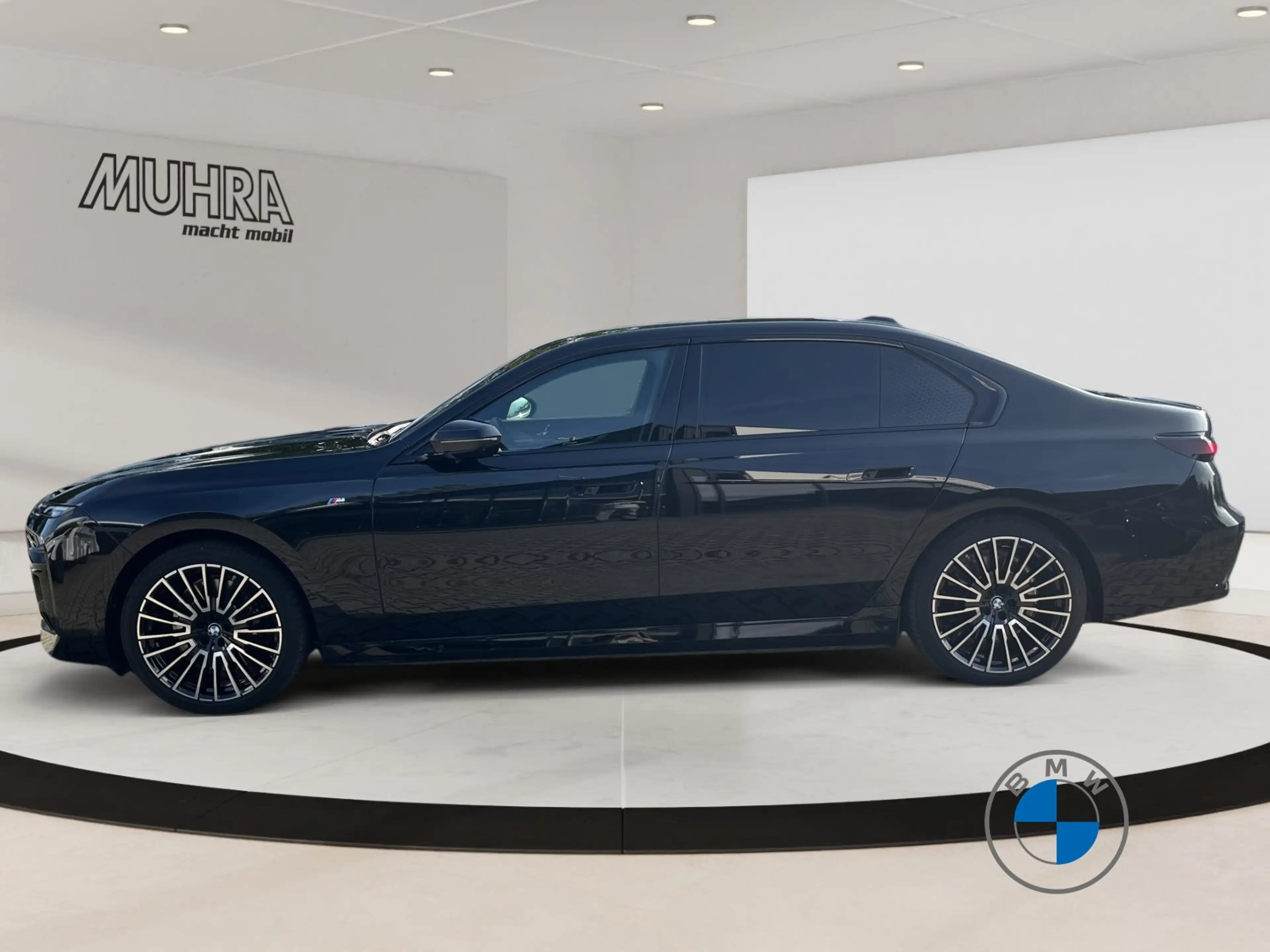 BMW i7 60 xDrive  M Sport Pro 21" Fond TV Pano Sky — photo 3