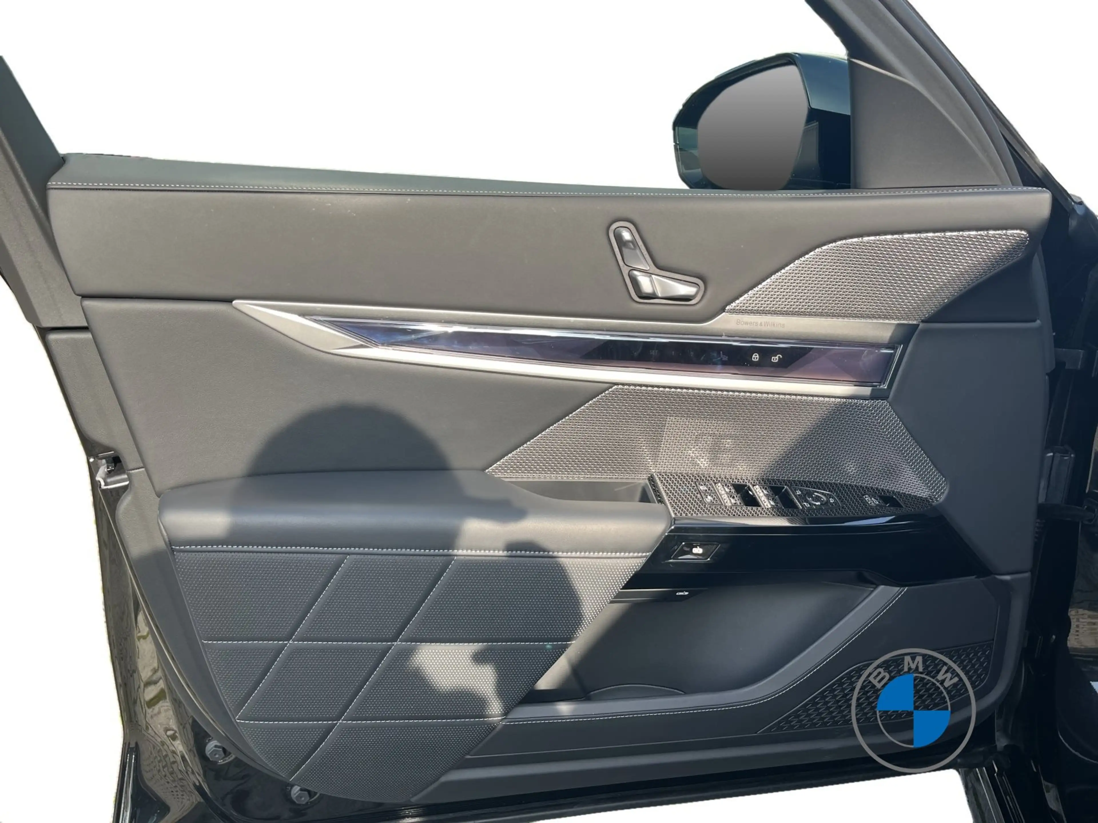 BMW i7 60 xDrive  M Sport Pro 21" Fond TV Pano Sky — photo 11