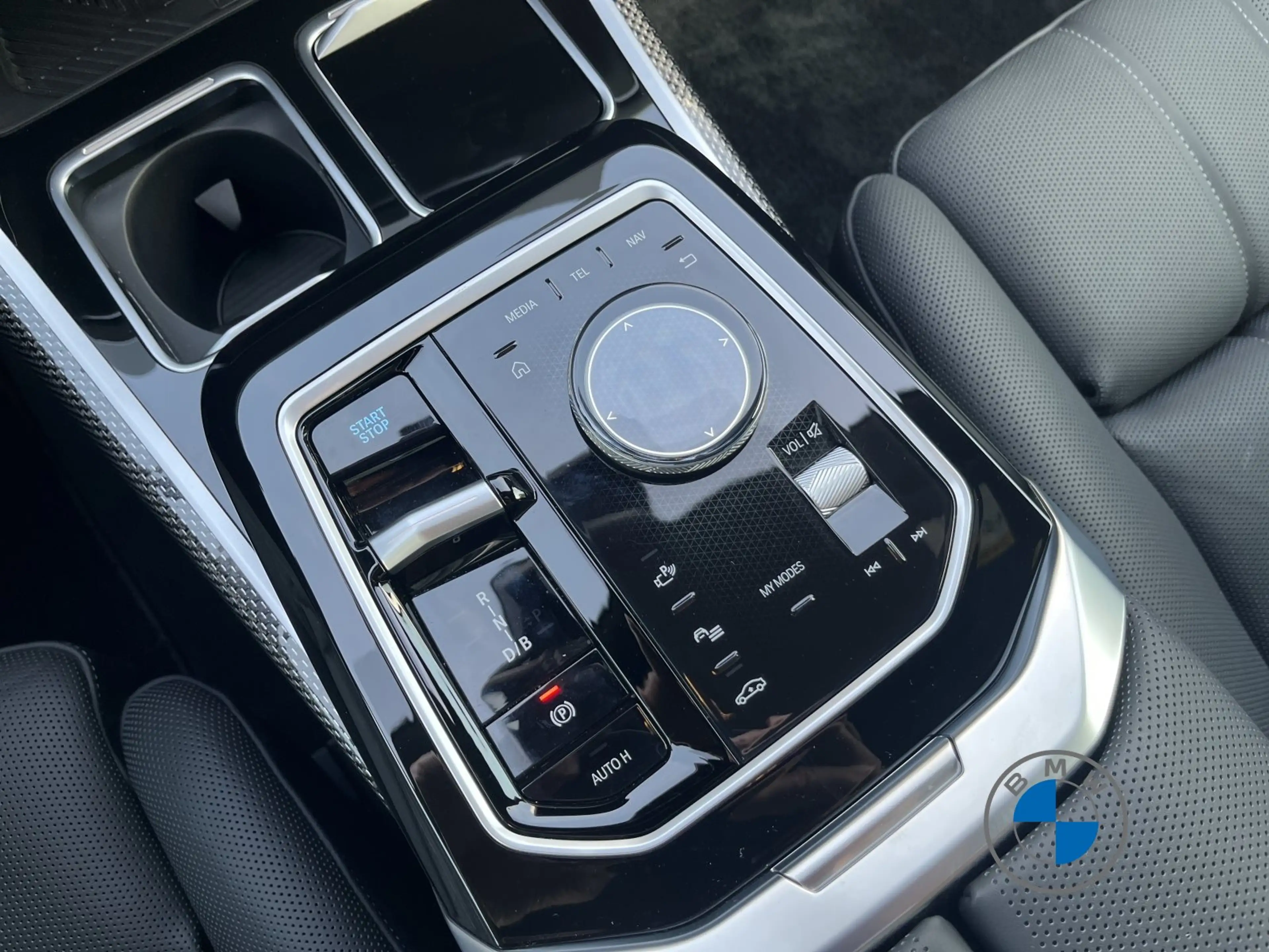 BMW i7 60 xDrive  M Sport Pro 21" Fond TV Pano Sky — photo 14