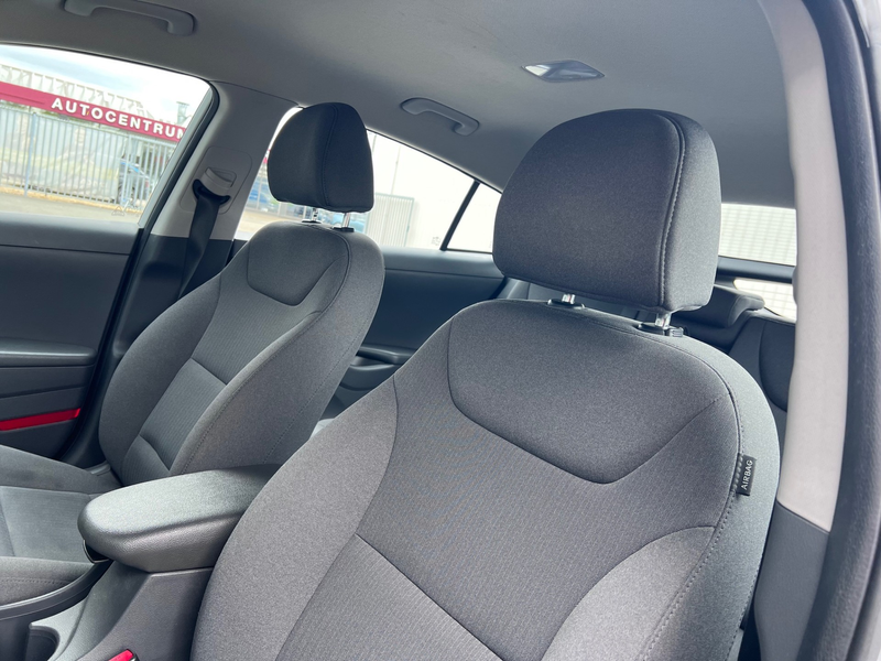 Hyundai IONIQ 1.6 GDi Hybrid/ Facelift/ Matrix LED/Carplay/ infi — photo 14