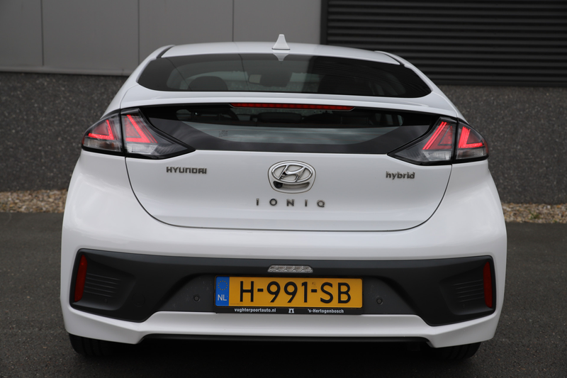 Hyundai IONIQ 1.6 GDi Hybrid/ Facelift/ Matrix LED/Carplay/ infi — photo 13