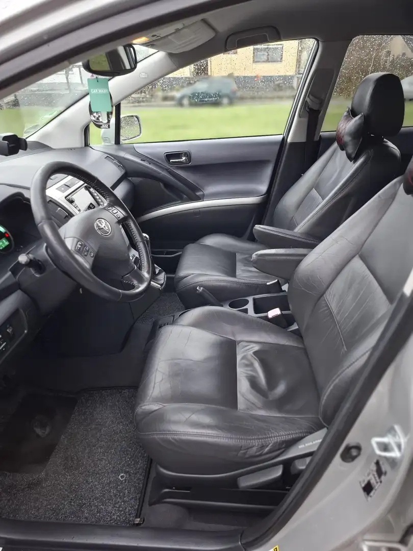 Toyota Corolla Verso 2.2 D-CAT DPF Sol Grau - 1