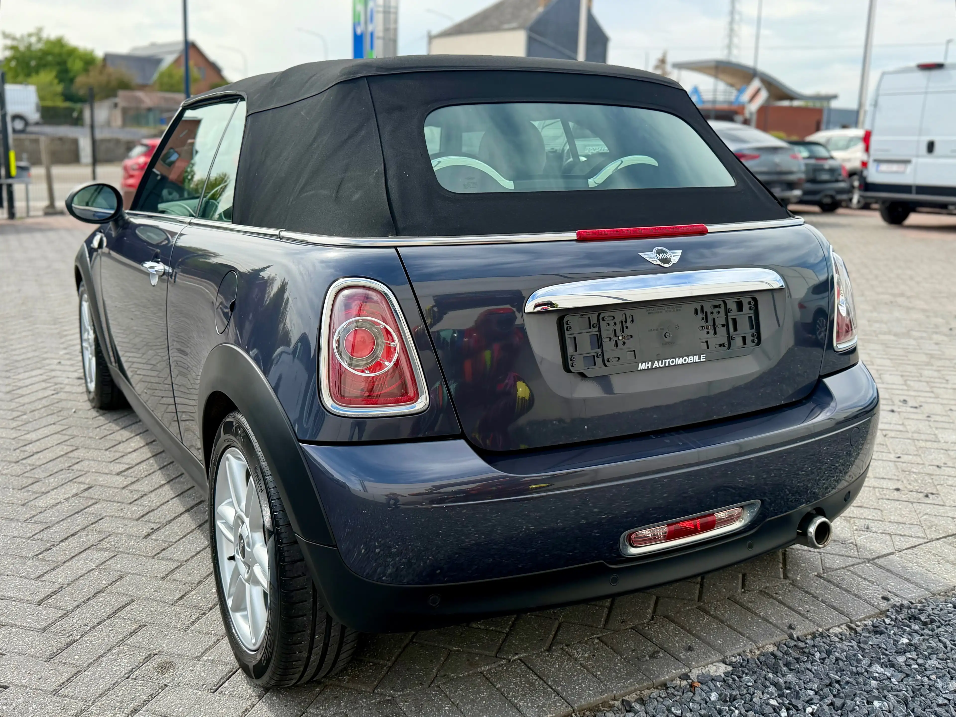 MINI Cooper D Cabrio 1.6 D — photo 9