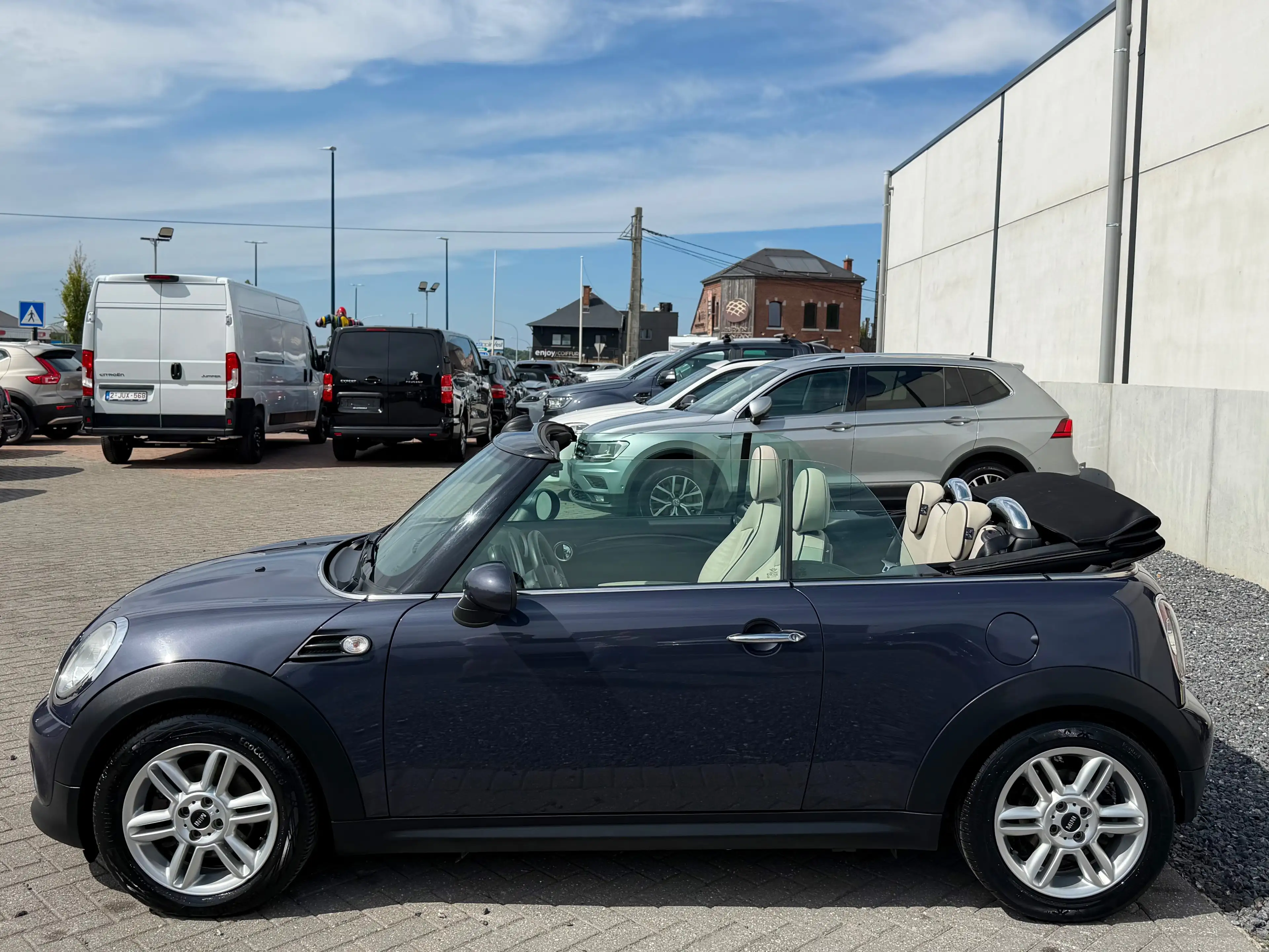 MINI Cooper D Cabrio 1.6 D — photo 8