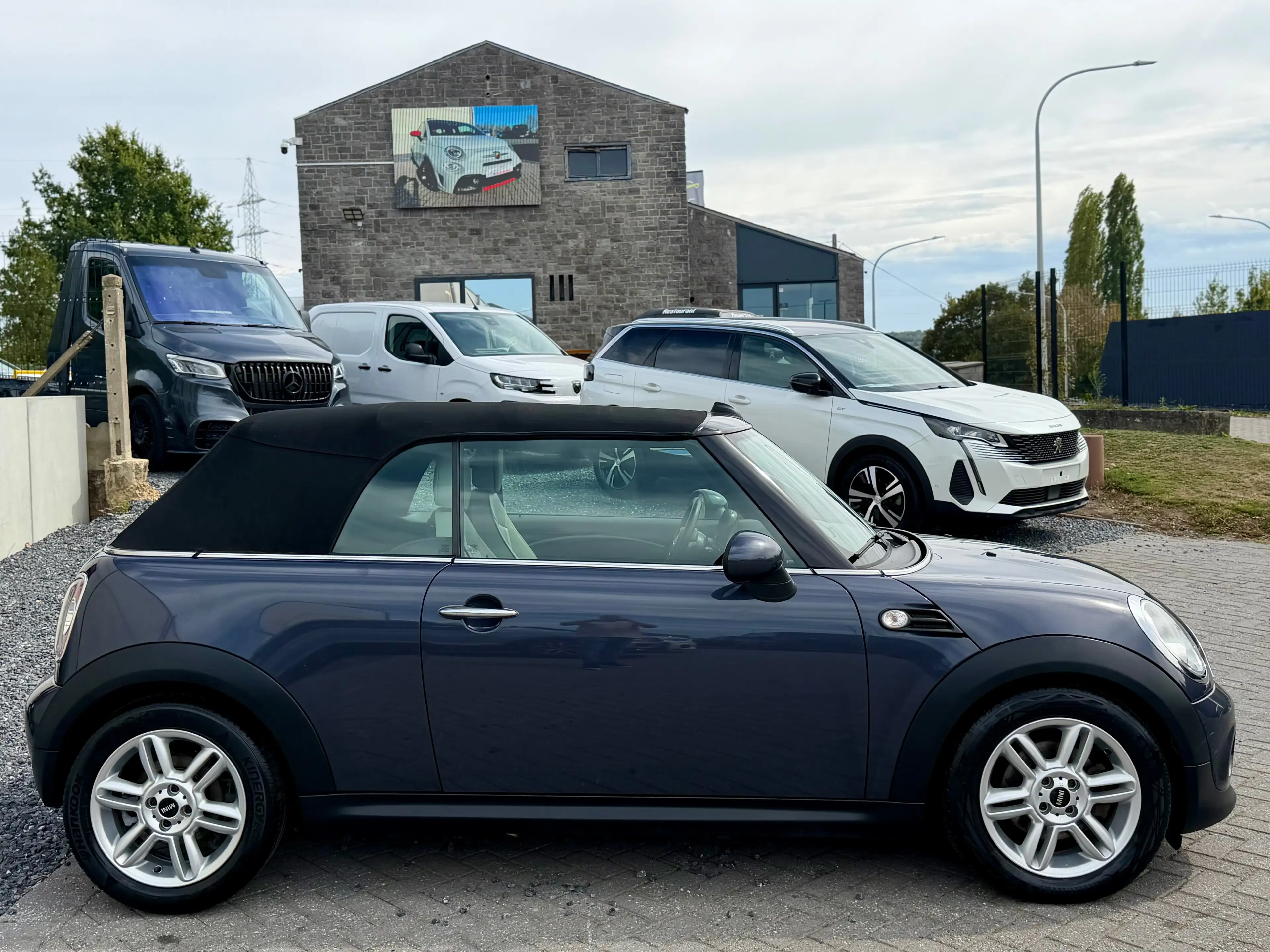 MINI Cooper D Cabrio 1.6 D — photo 11