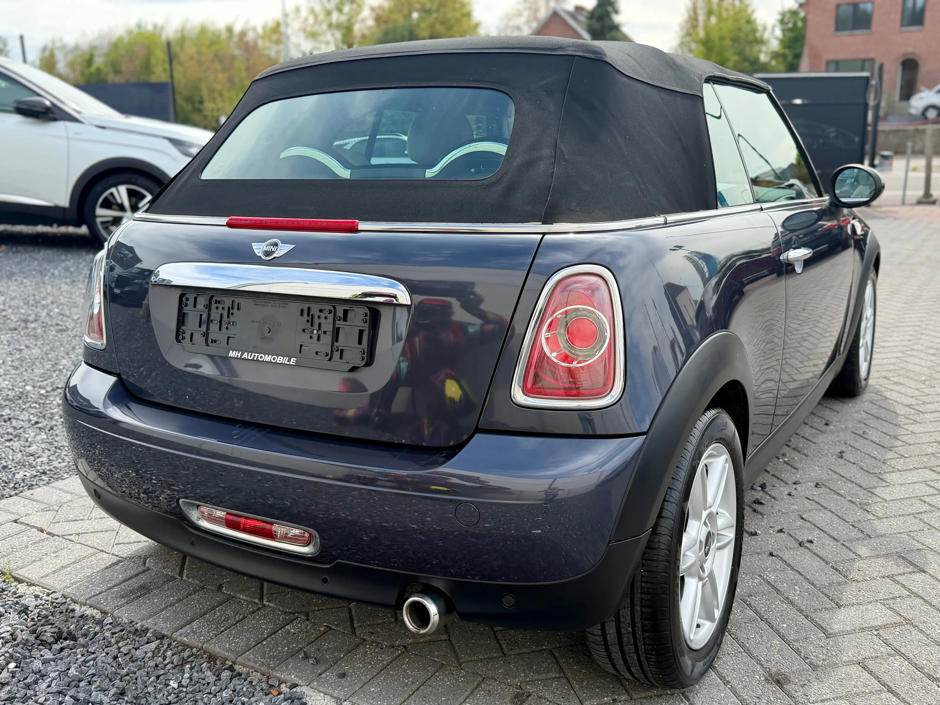 MINI Cooper D Cabrio 1.6 D — photo 10