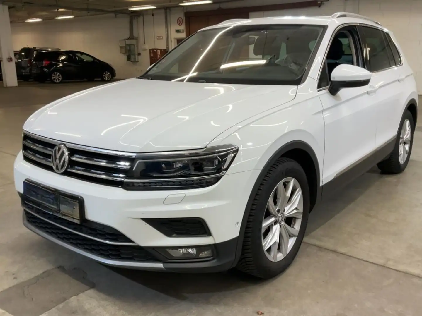 Volkswagen Tiguan 1.5 TSI ACT Highline DSG *LED*PANO*AHK*StdHZG*VOLL Weiß - 2