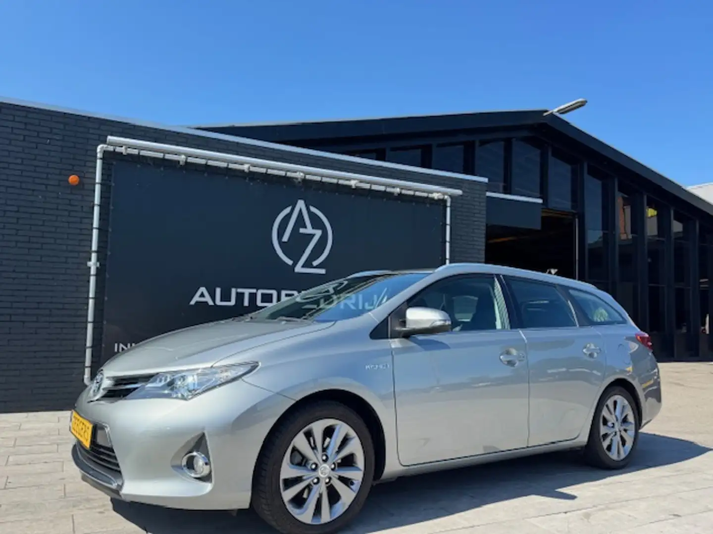 Toyota Auris Touring Sports 1.8 Hybrid Dynamic Zilver - 1