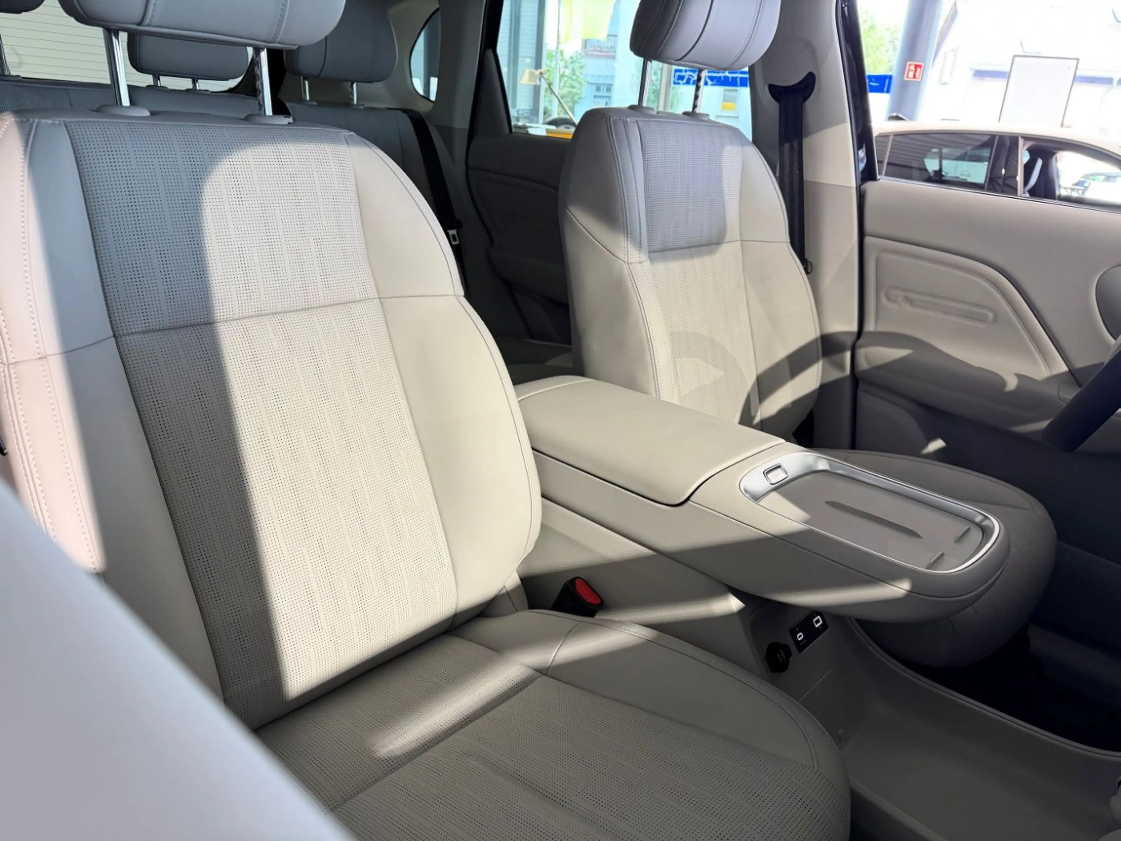 Leapmotor B10 67 W BEV Design Pro Max ACC+LED+Navi+Pano+SD — photo 12