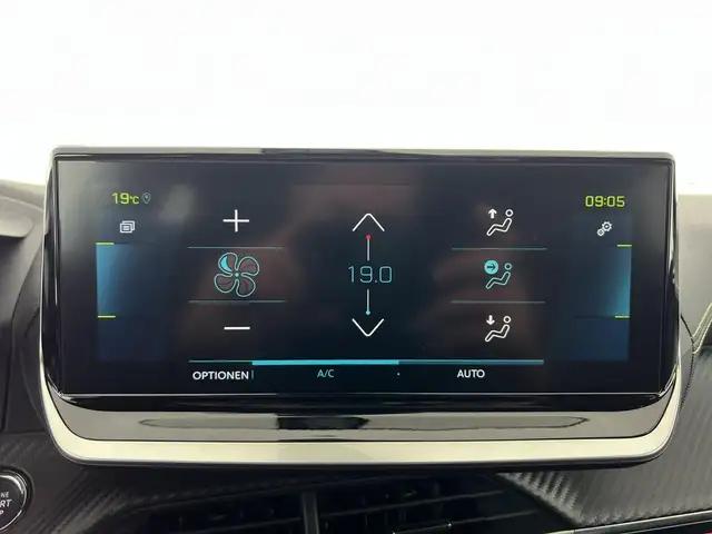 Peugeot 2008 view 12