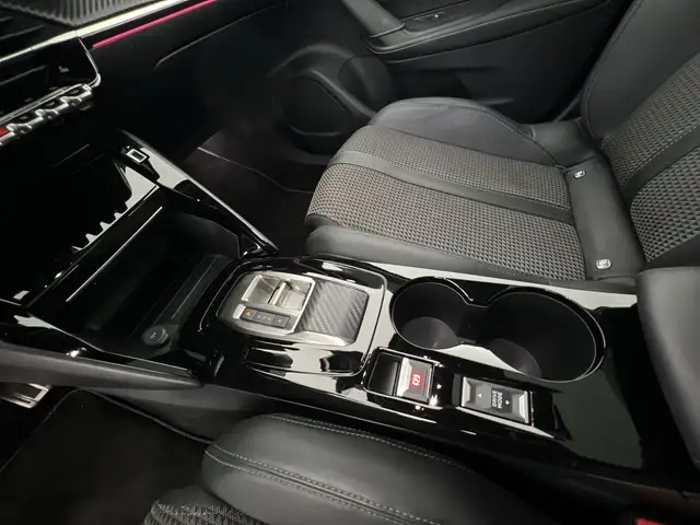 Peugeot 2008 view 14