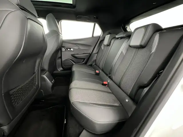 Peugeot 2008 view 8