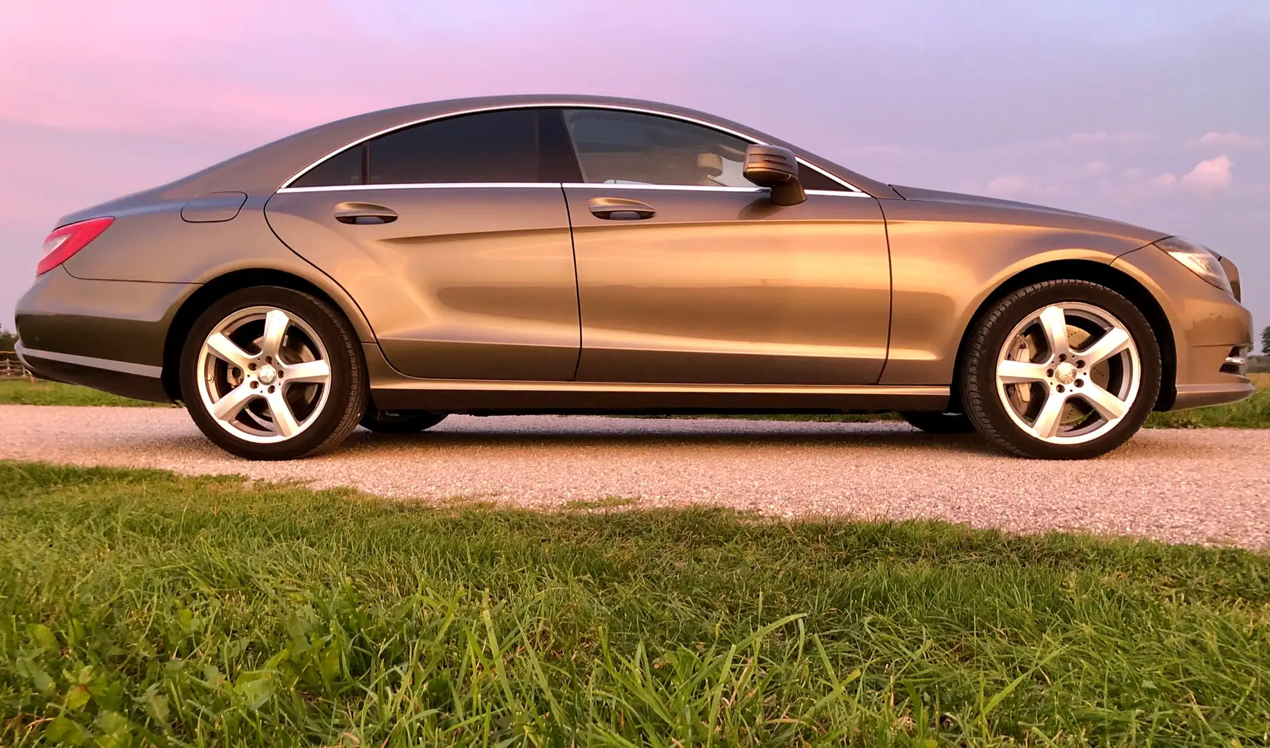 Mercedes-Benz CLS 500 CLS 500 4Matic BlueEFFICIENCY 7G-TRONIC brončana - 1