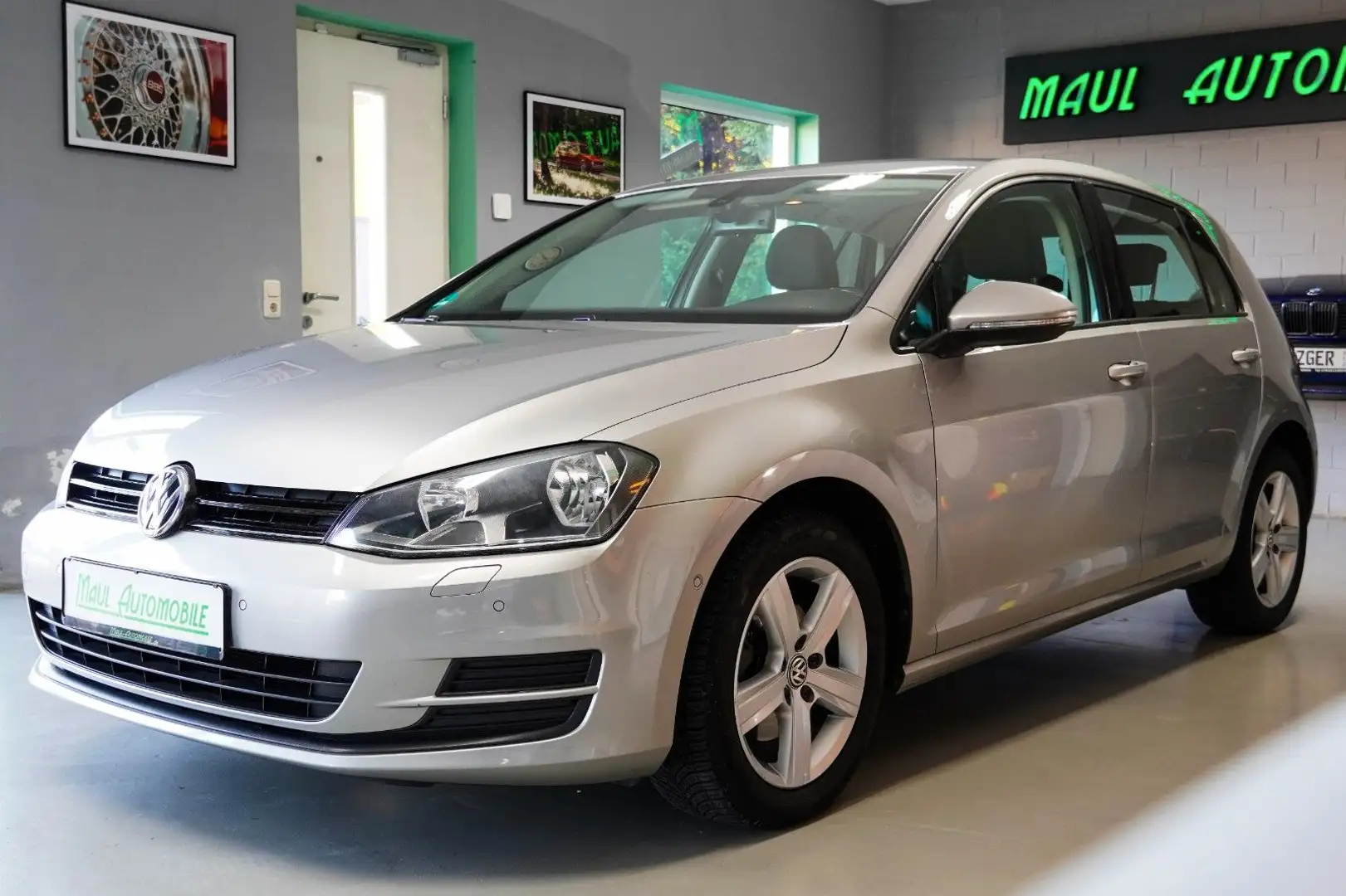 Volkswagen Golf VII Lim. Tempo,Navi,Shz,2Hand Zilver - 1