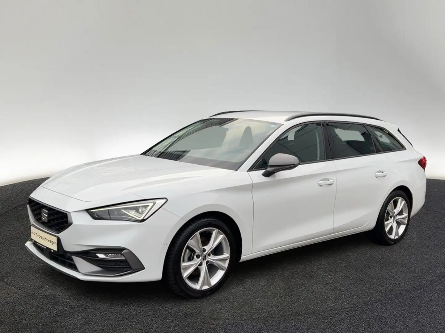 SEAT Leon Sportstourer 1.5 eTSI FR DSG Matrix Kamera Weiß - 2