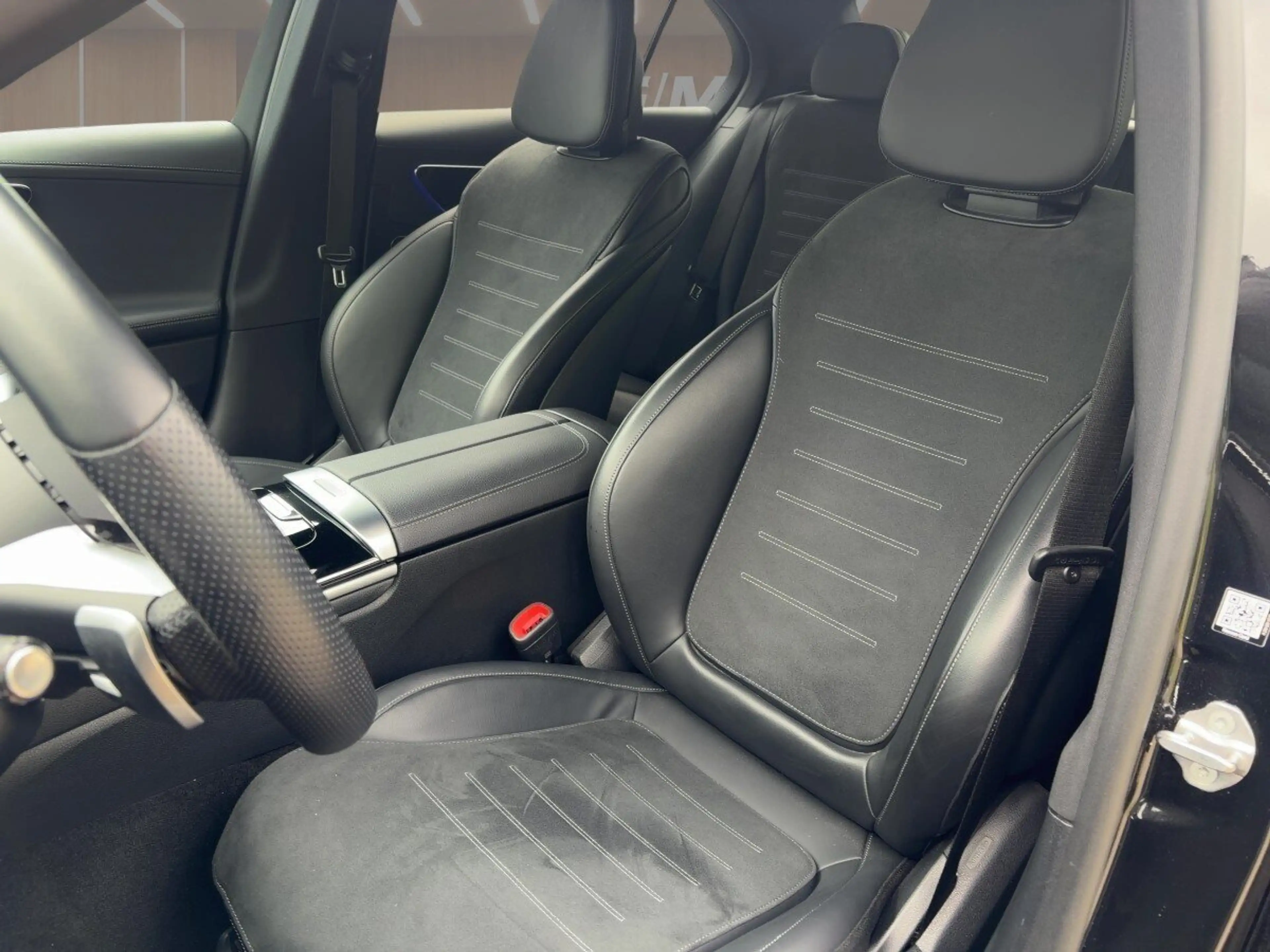Mercedes-Benz C 300 C 300e AMG+DIGITAL-LIGHT+MBUX+KEYLESS-START — photo 12