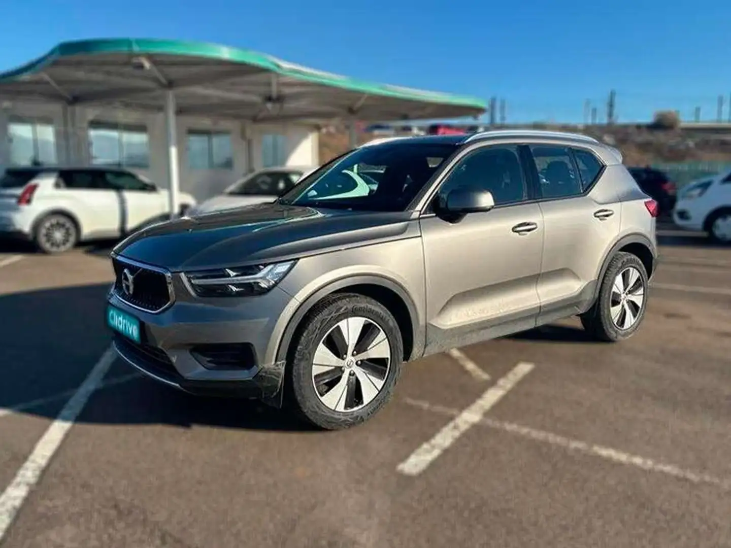 Volvo XC40 2.0 D3 Momentum Pro Auto Gris - 2
