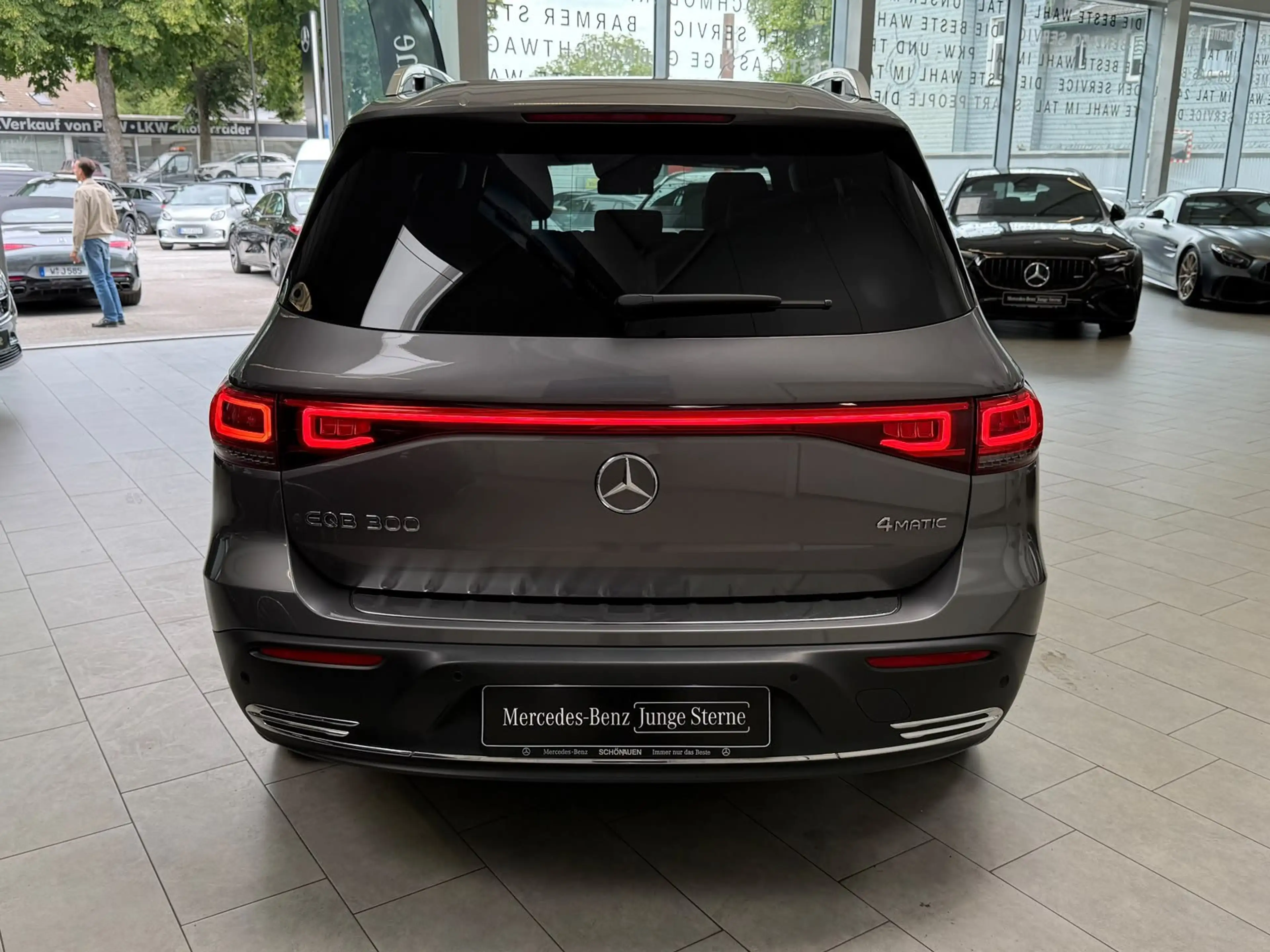 Mercedes-Benz EQB 300 4M Progressive PANO+DISTR+360°+KEYLESS — photo 6
