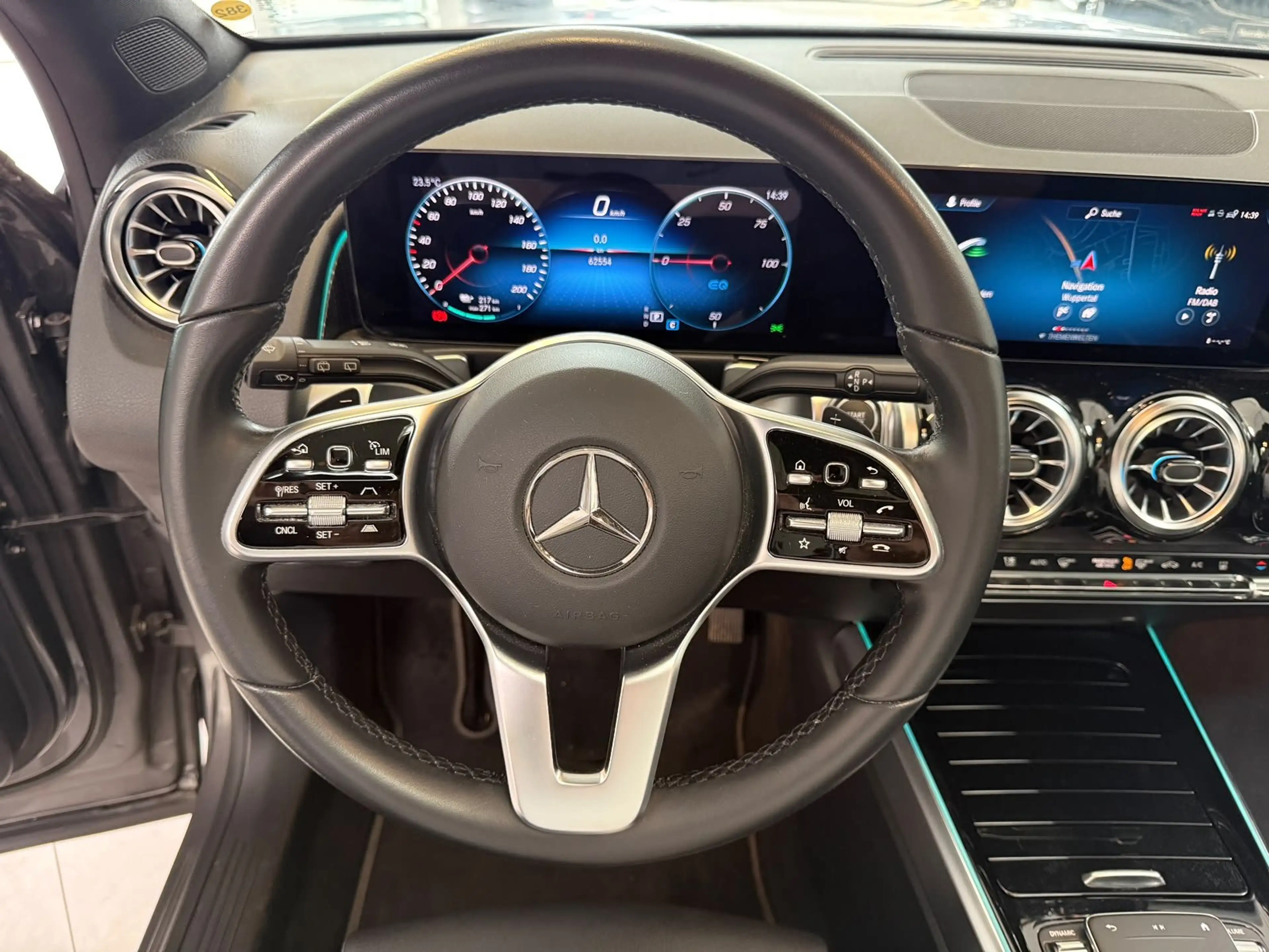 Mercedes-Benz EQB 300 4M Progressive PANO+DISTR+360°+KEYLESS — photo 12