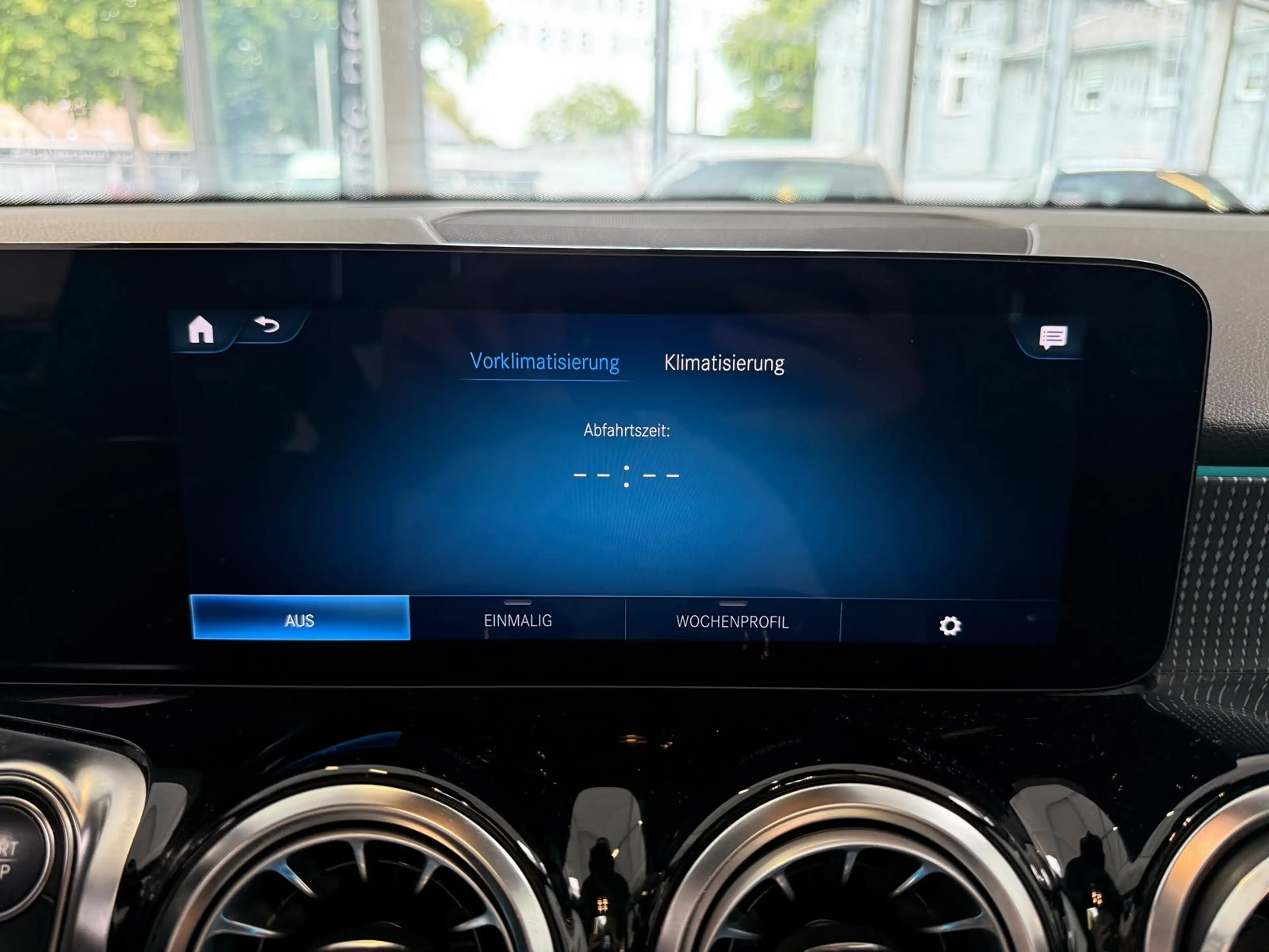 Mercedes-Benz EQB 300 4M Progressive PANO+DISTR+360°+KEYLESS — photo 14