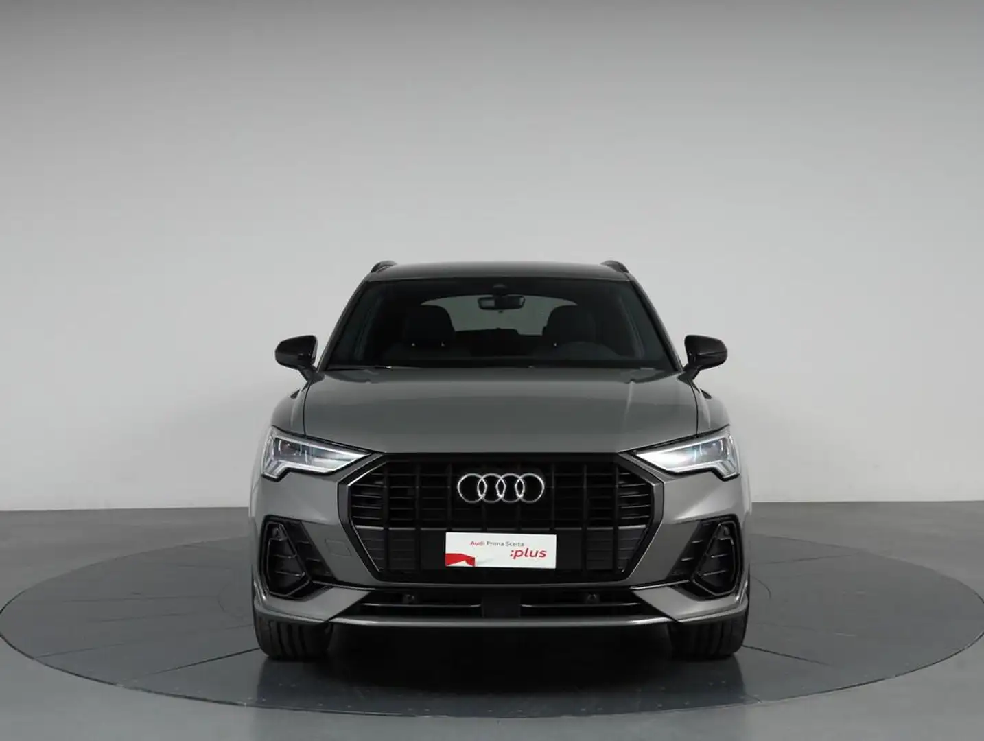 Audi Q3 45 1.4 tfsi e Identity Black s-tronic Grigio - 2