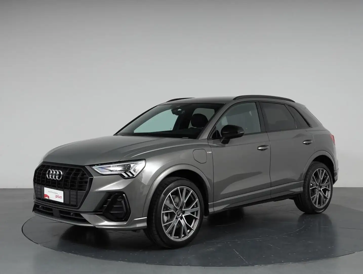 Audi Q3 45 1.4 tfsi e Identity Black s-tronic Grigio - 1