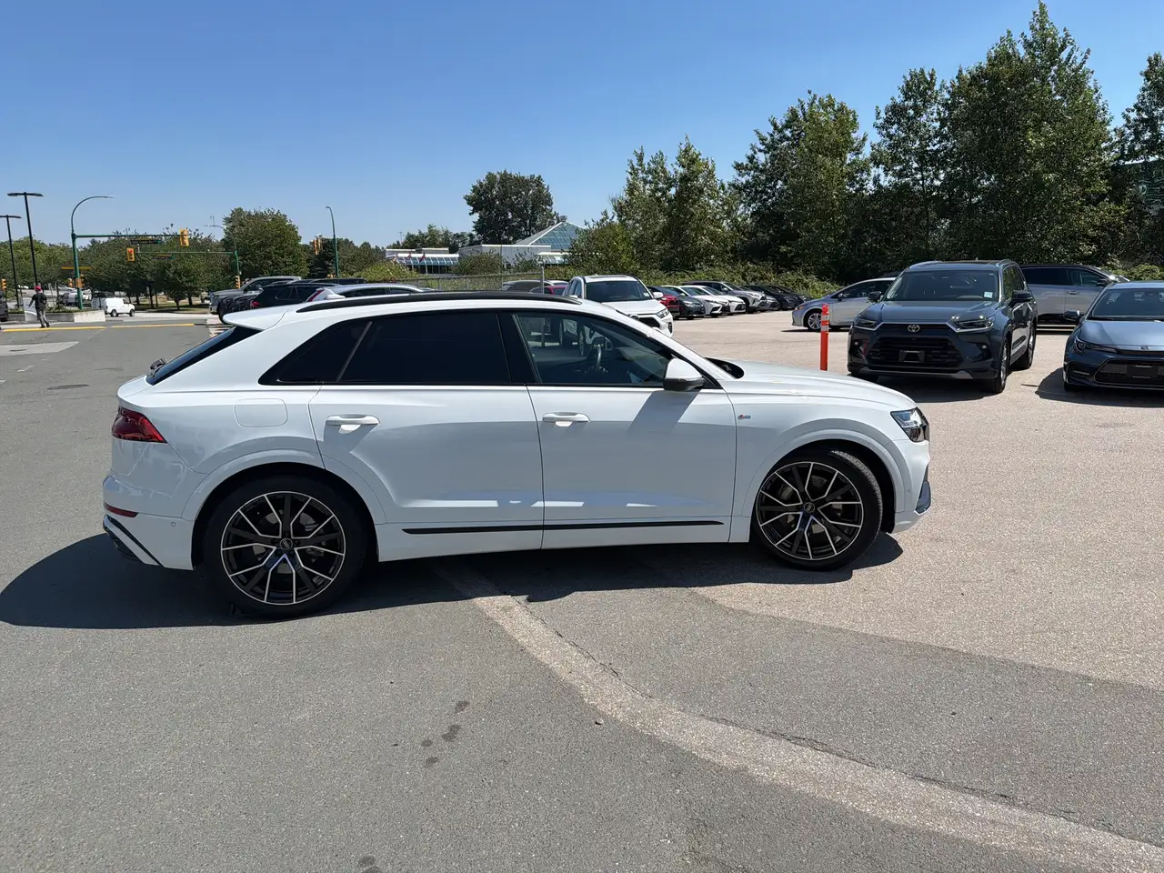 Audi Q8 снимка Audi Q8