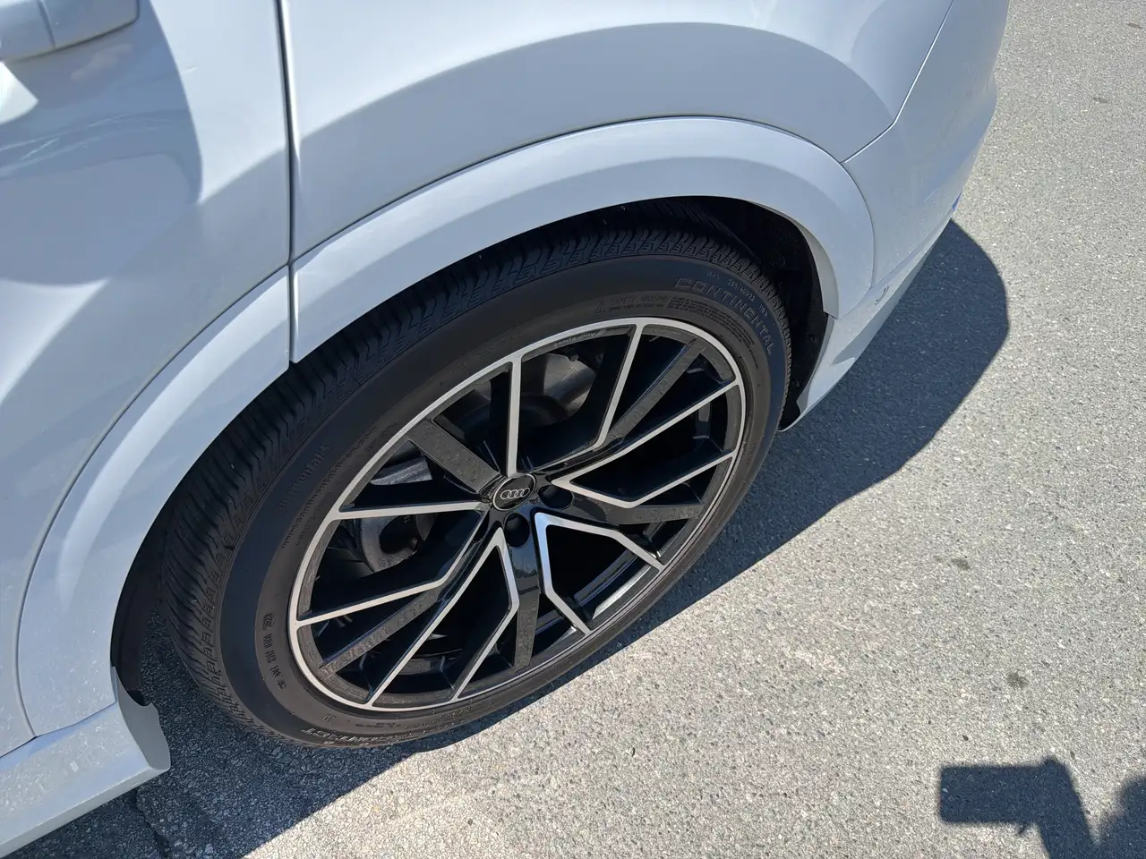 Audi Q8 снимка Audi Q8