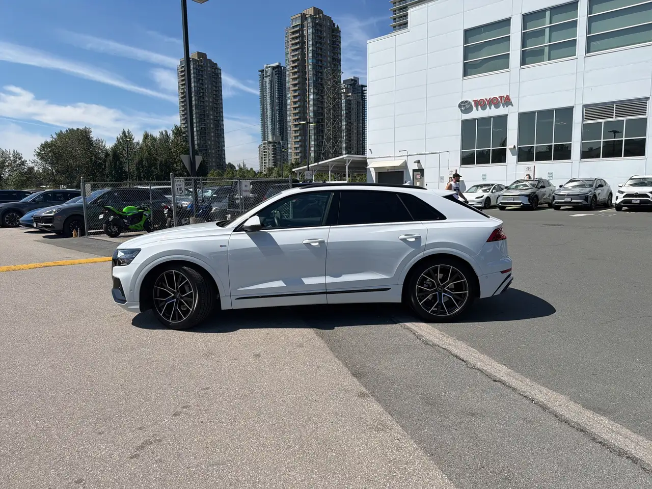 Audi Q8 снимка Audi Q8
