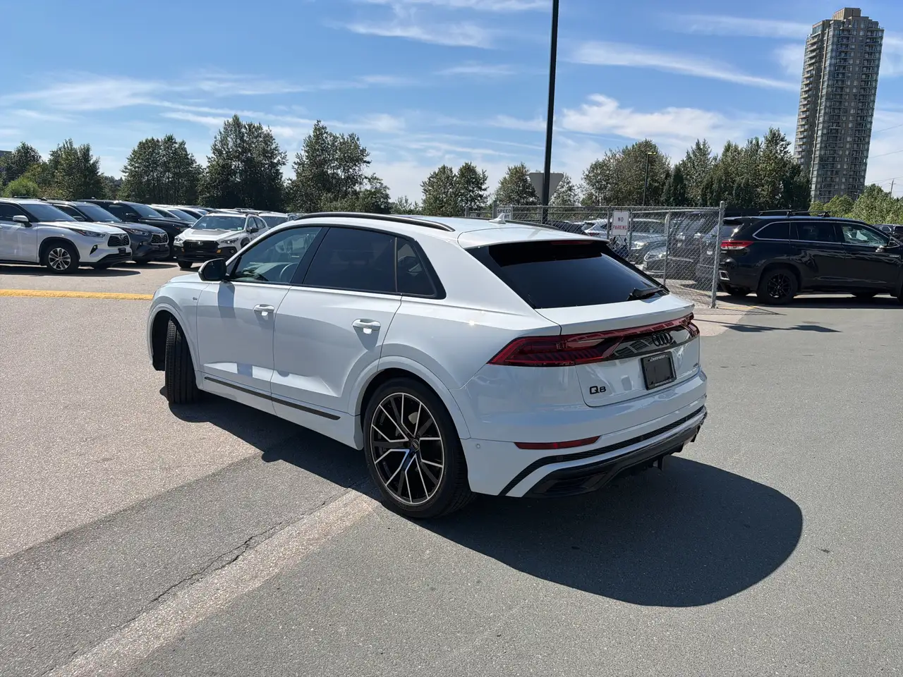 Audi Q8 снимка Audi Q8