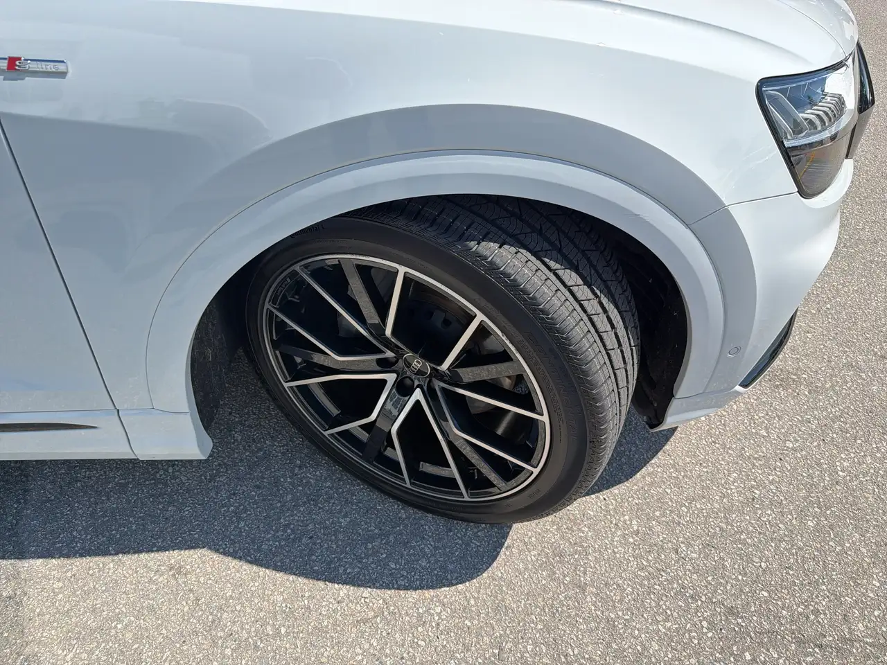 Audi Q8 снимка Audi Q8
