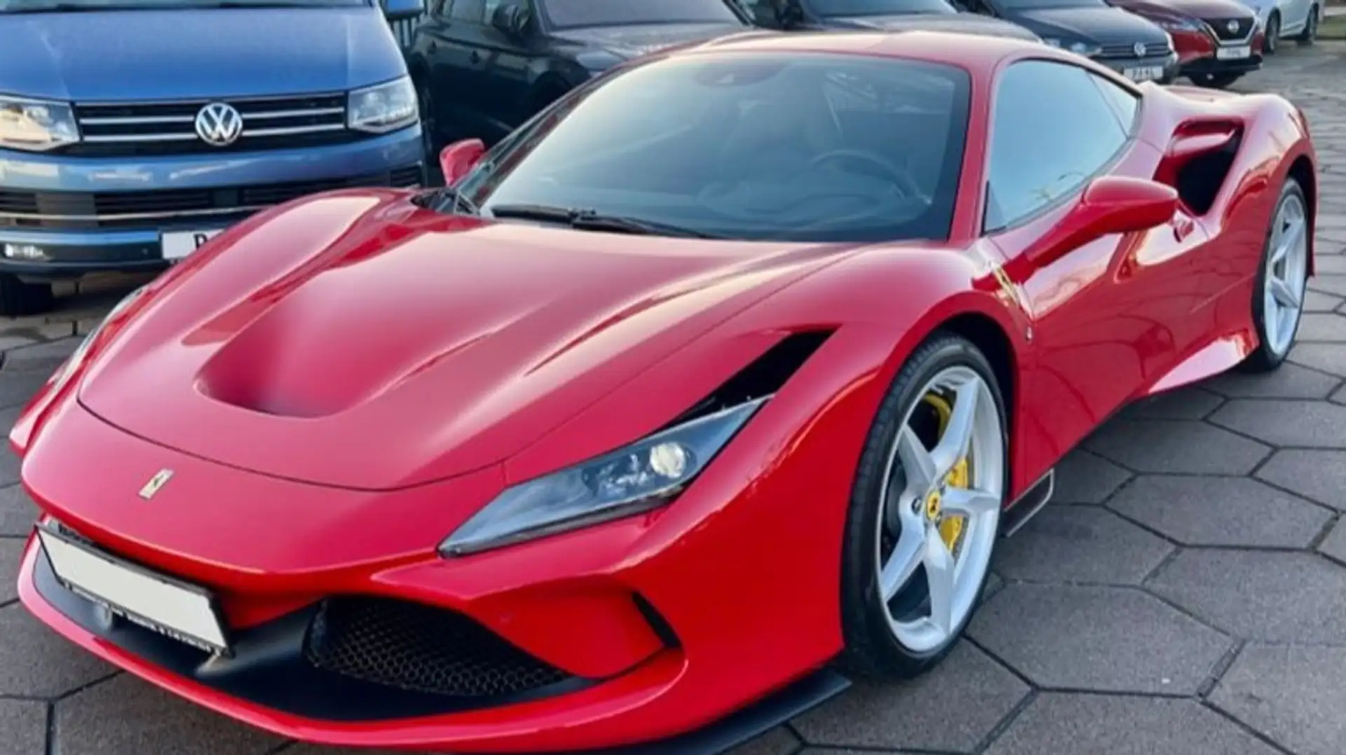 Ferrari F8 Tributo Kırmızı - 1