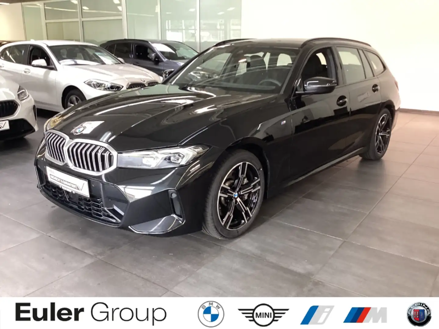 BMW 330 i xDrive Touring A M Sport Navi SHZ DAB Hifi LED A Schwarz - 1