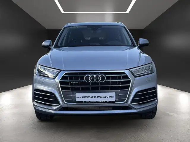 Audi Q5 view 10