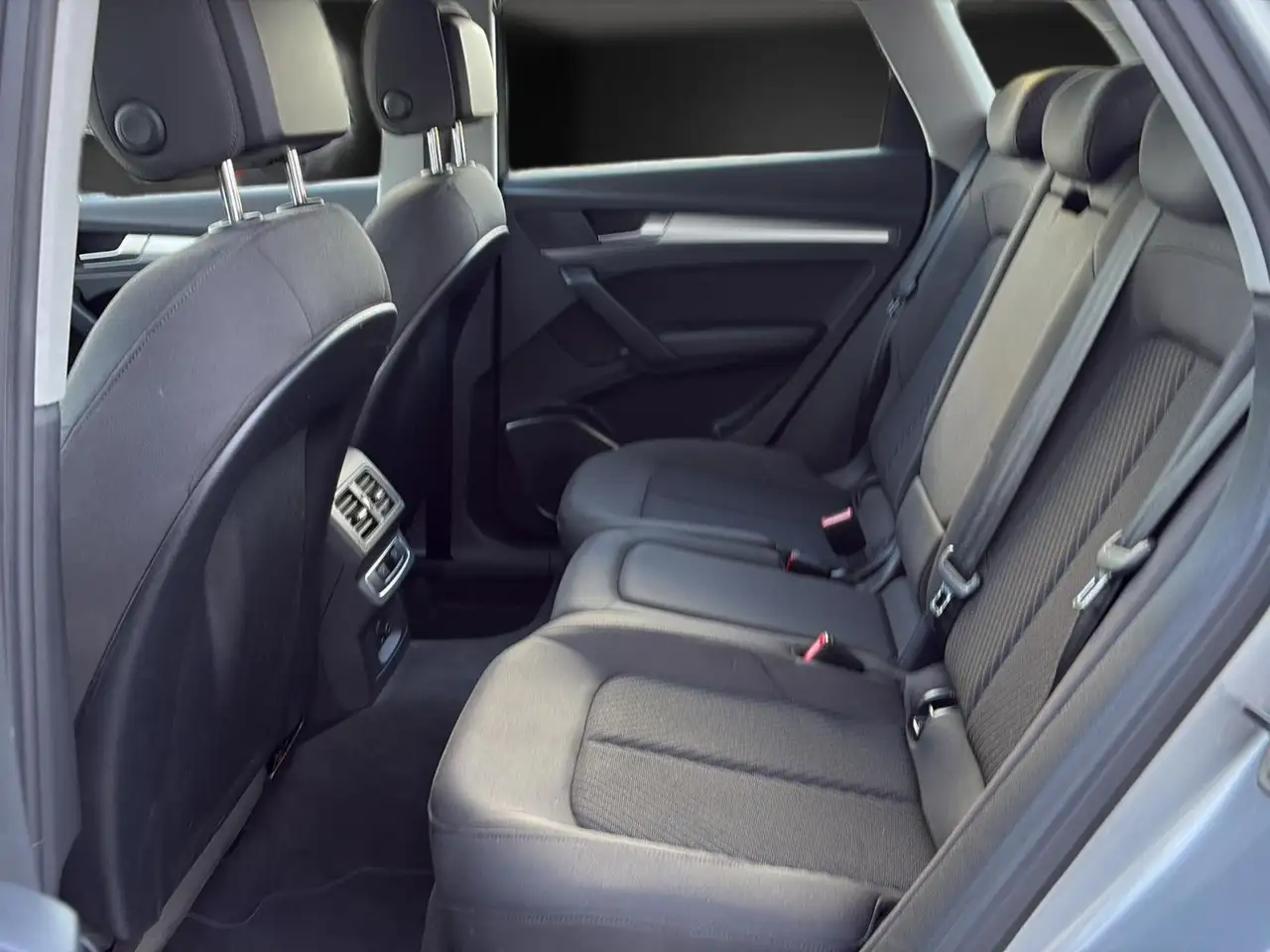 AUDI Q5 50 E QUATTRO - 299ch - 74 215KMS - CAMÉRA D'AIDE AU STATIONNEMENT - HAYON ARRIÈRE ÉLECTRIQUE - VOLANT EN CUIR