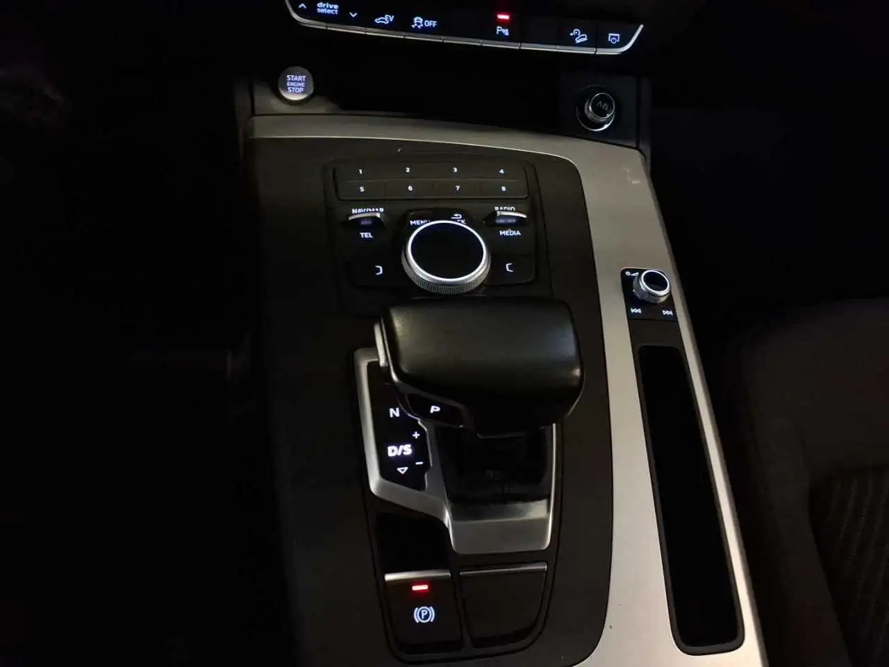 AUDI Q5 50 E QUATTRO - 299ch - 74 215KMS - CAMÉRA D'AIDE AU STATIONNEMENT - HAYON ARRIÈRE ÉLECTRIQUE - VOLANT EN CUIR