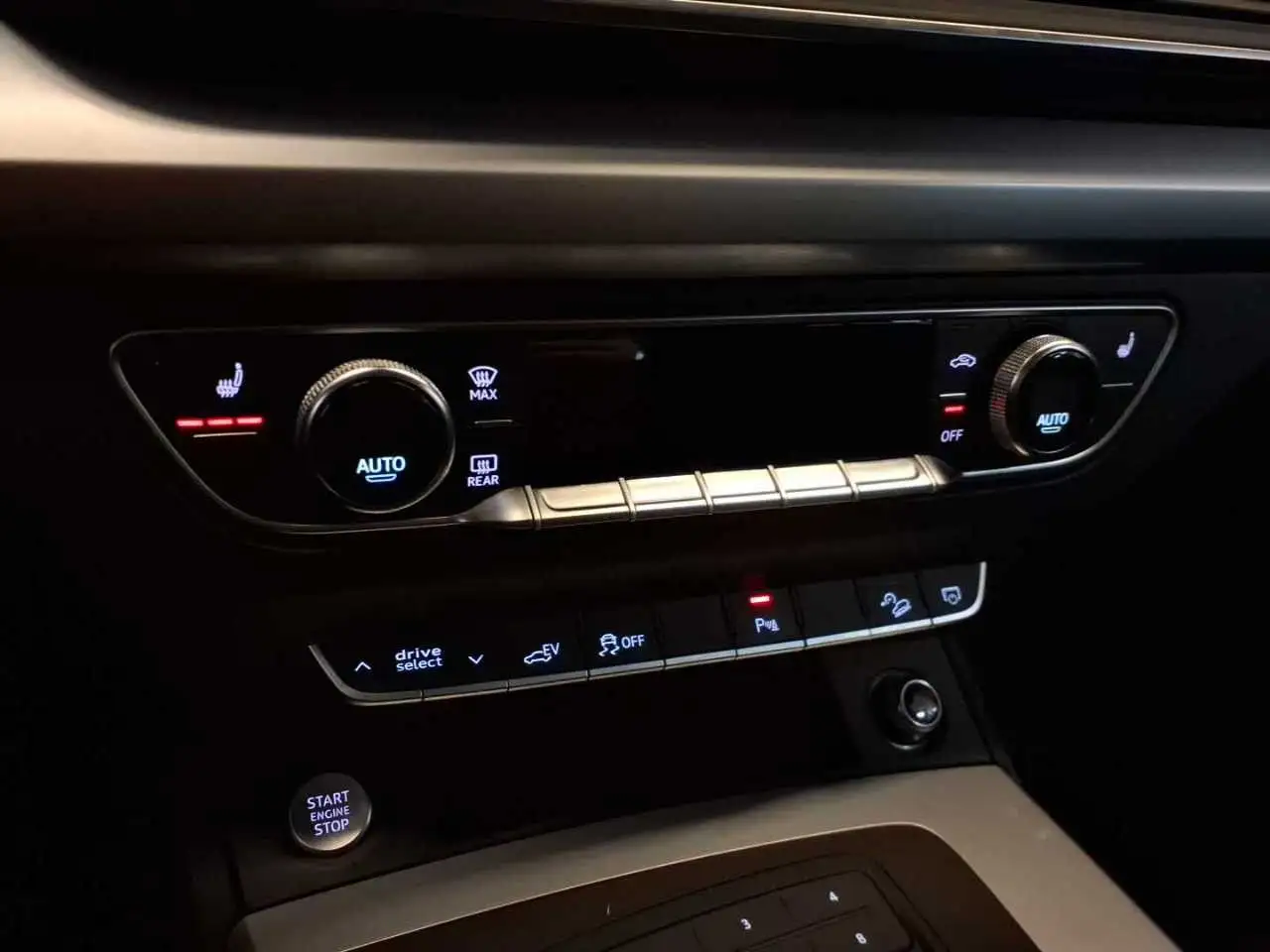 AUDI Q5 50 E QUATTRO - 299ch - 74 215KMS - CAMÉRA D'AIDE AU STATIONNEMENT - HAYON ARRIÈRE ÉLECTRIQUE - VOLANT EN CUIR