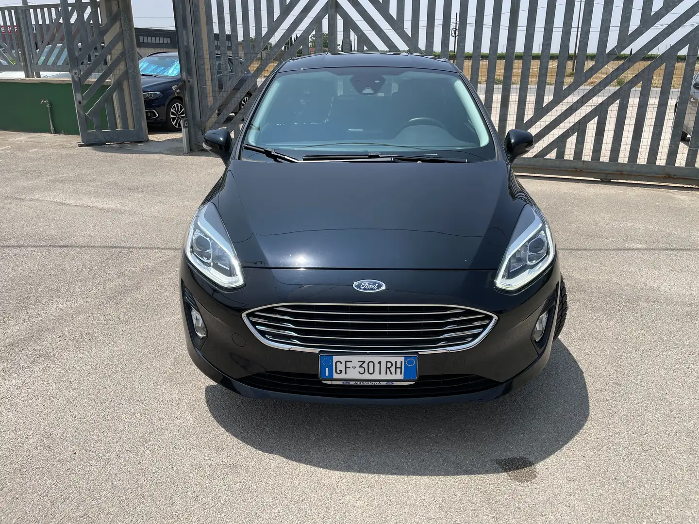 Ford Fiesta 5p 1.1 benz. 75cv Titanium Nero - 2