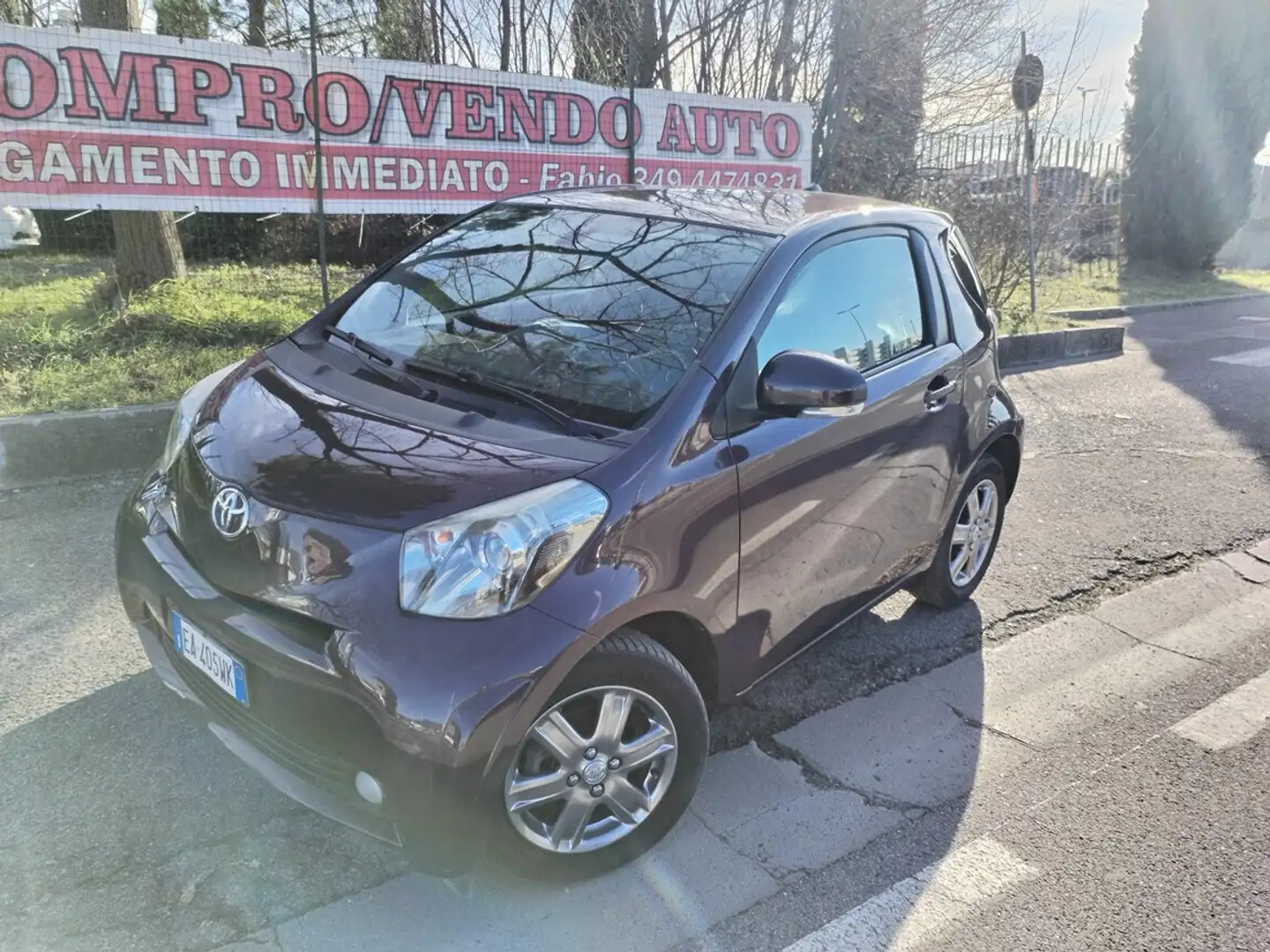 Toyota iQ 1.0 Sol Piros - 1