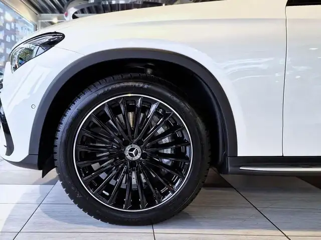 Mercedes-Benz 300 view 7